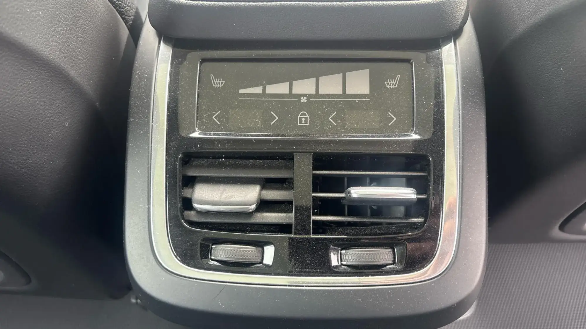Volvo XC90 Image 38