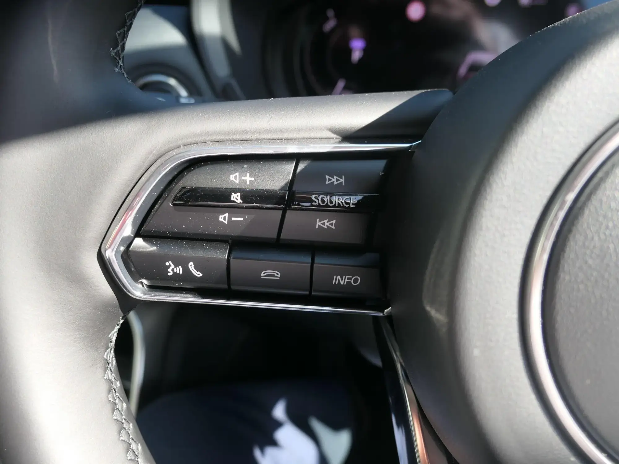 Mazda CX-60 PHEV Image 14 Mazda CX-60 PHEV Image 14