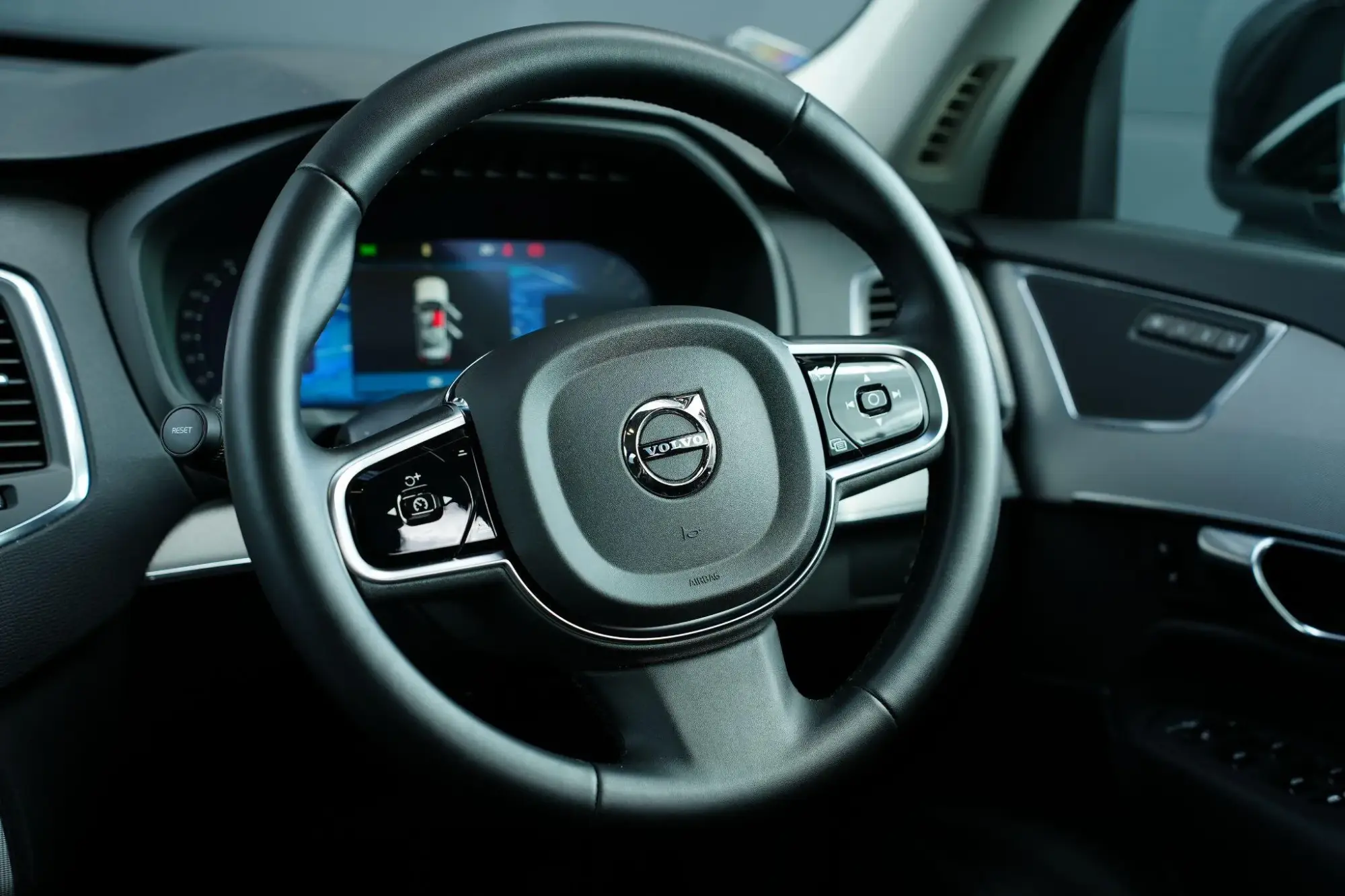 Volvo XC90 Image 10