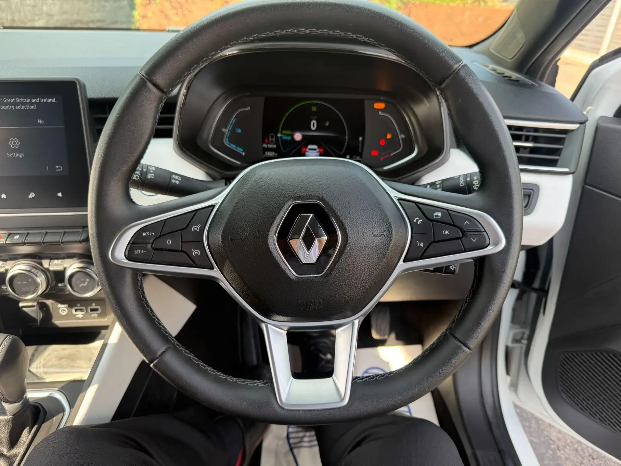 Renault Clio E-Tech Image 22 Renault Clio E-Tech Image 22
