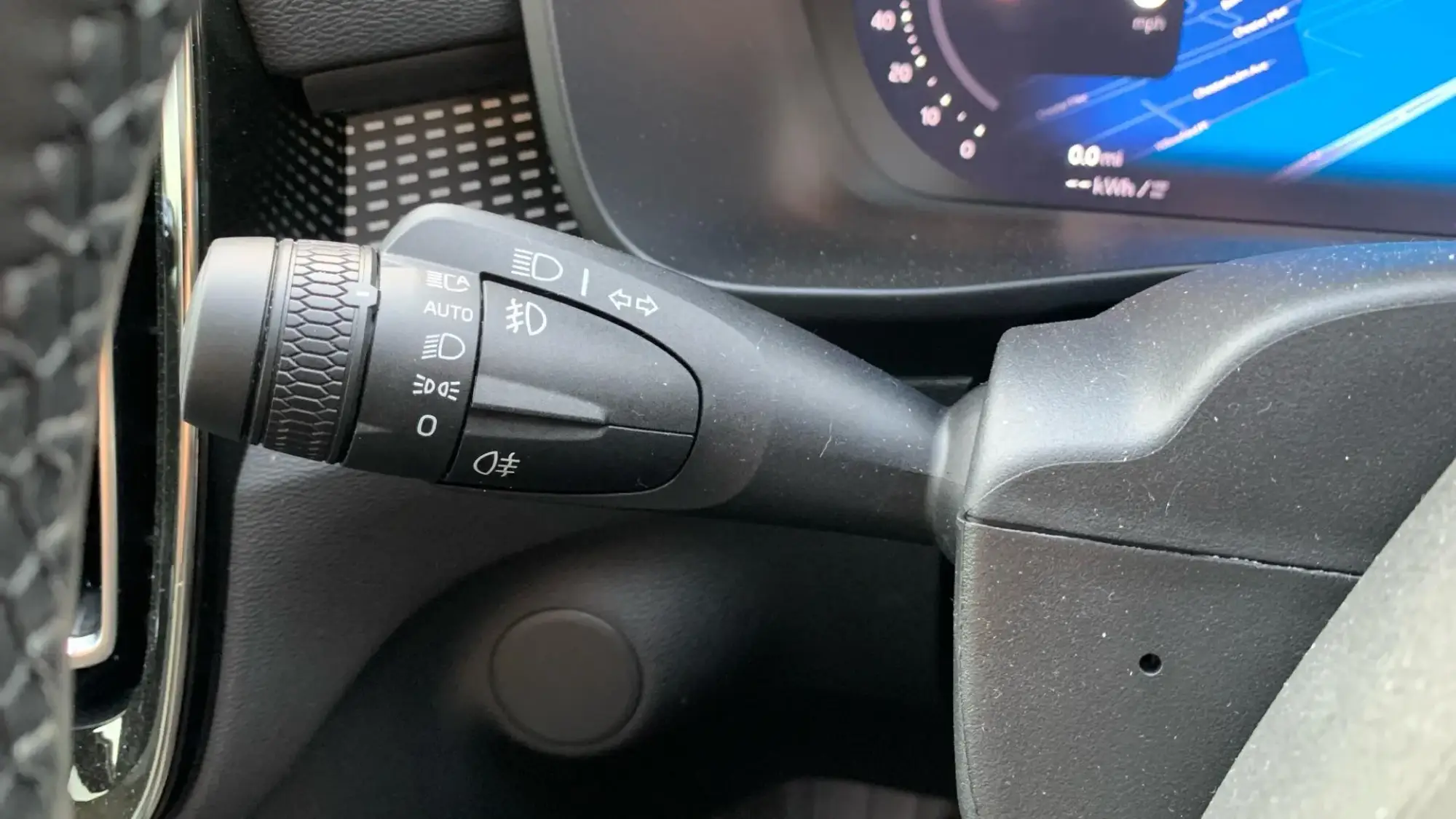 Volvo EC40 Image 20