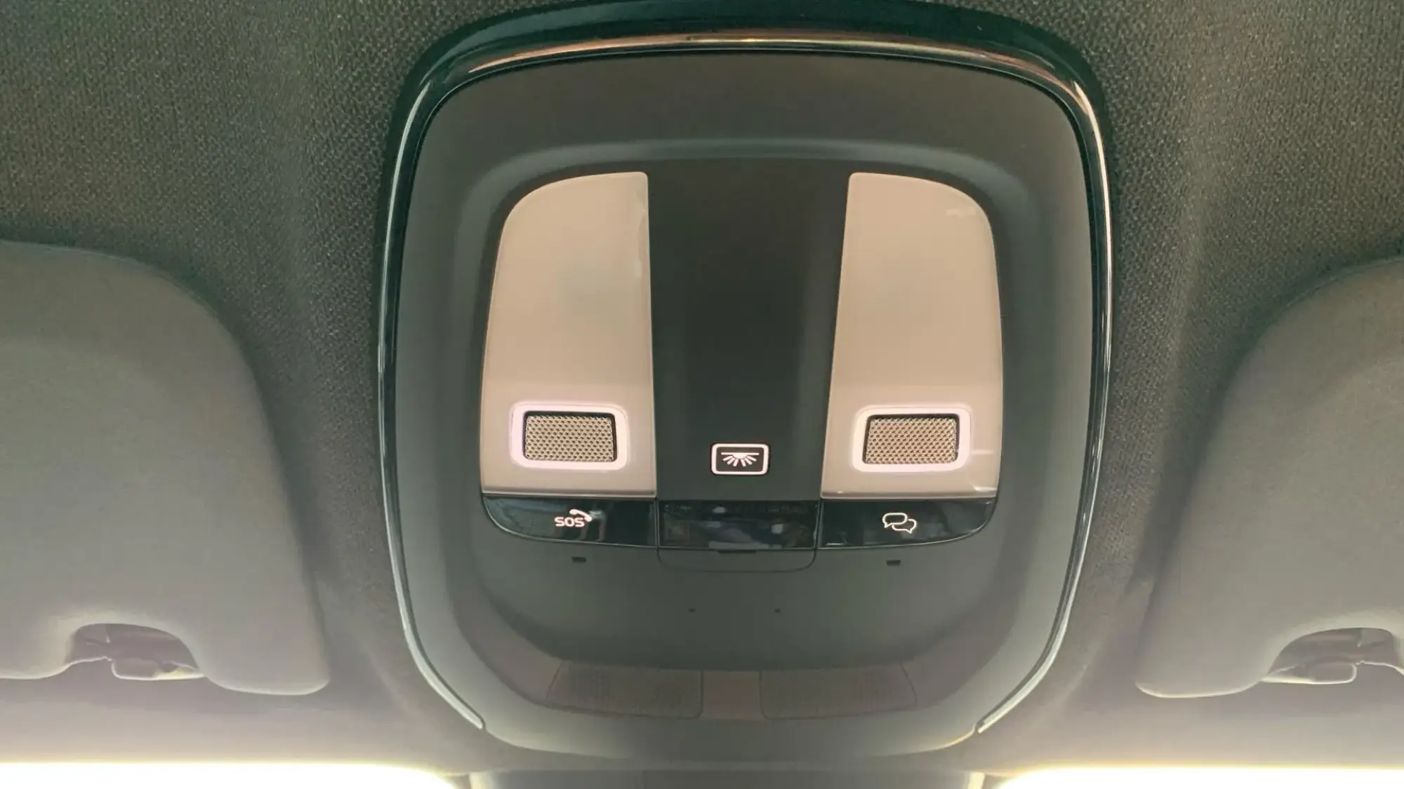 Volvo EC40 Image 28