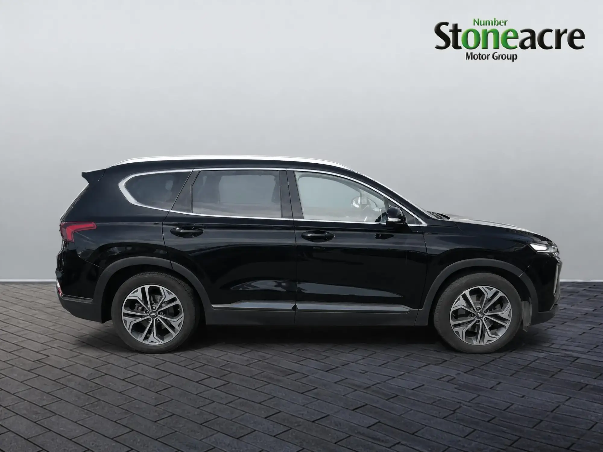 Hyundai SANTA FE Image 8