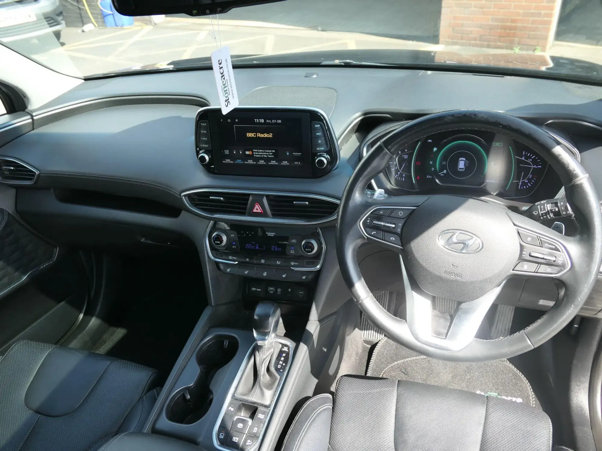 Hyundai SANTA FE Image 11