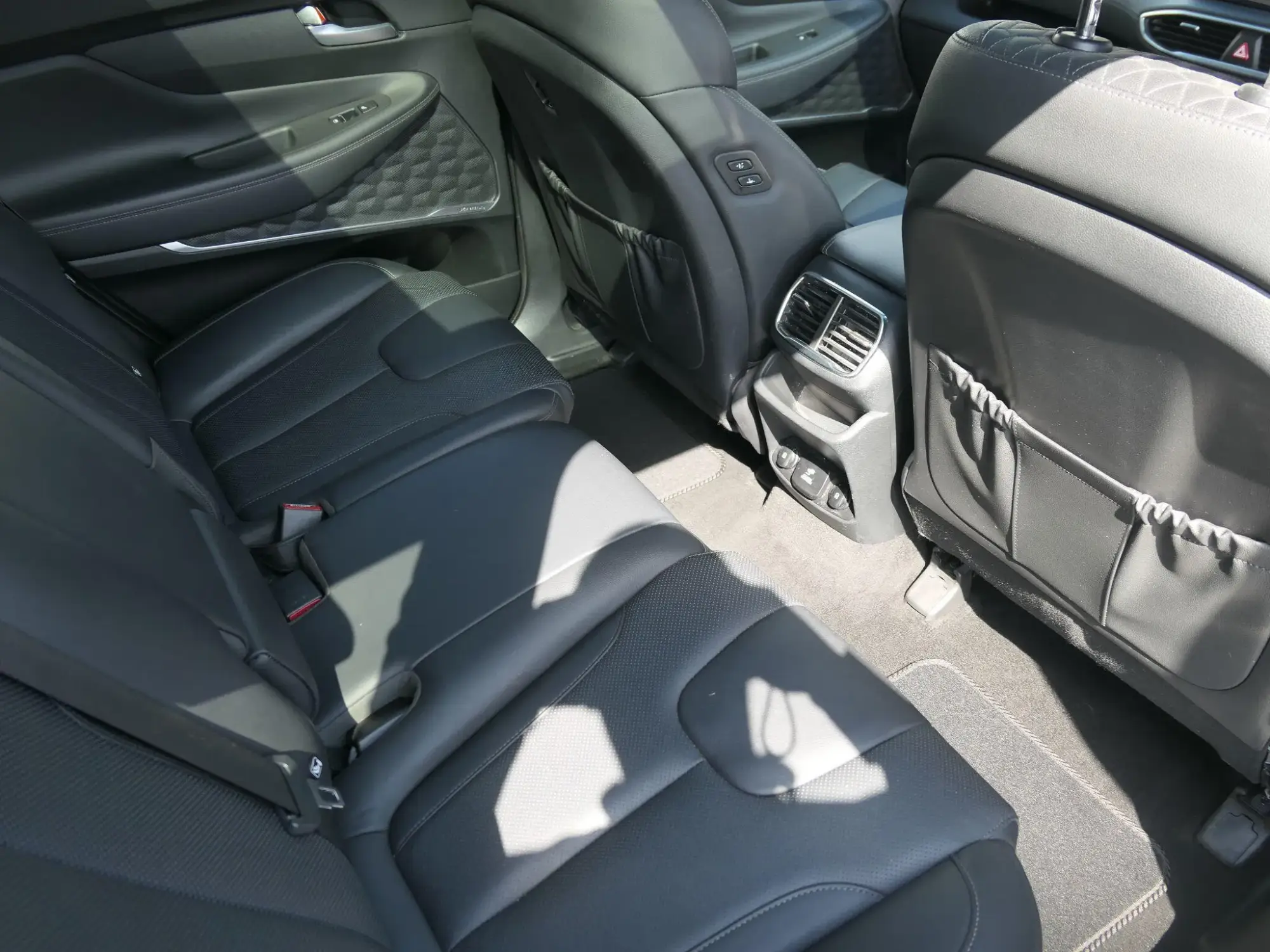 Hyundai SANTA FE Image 13