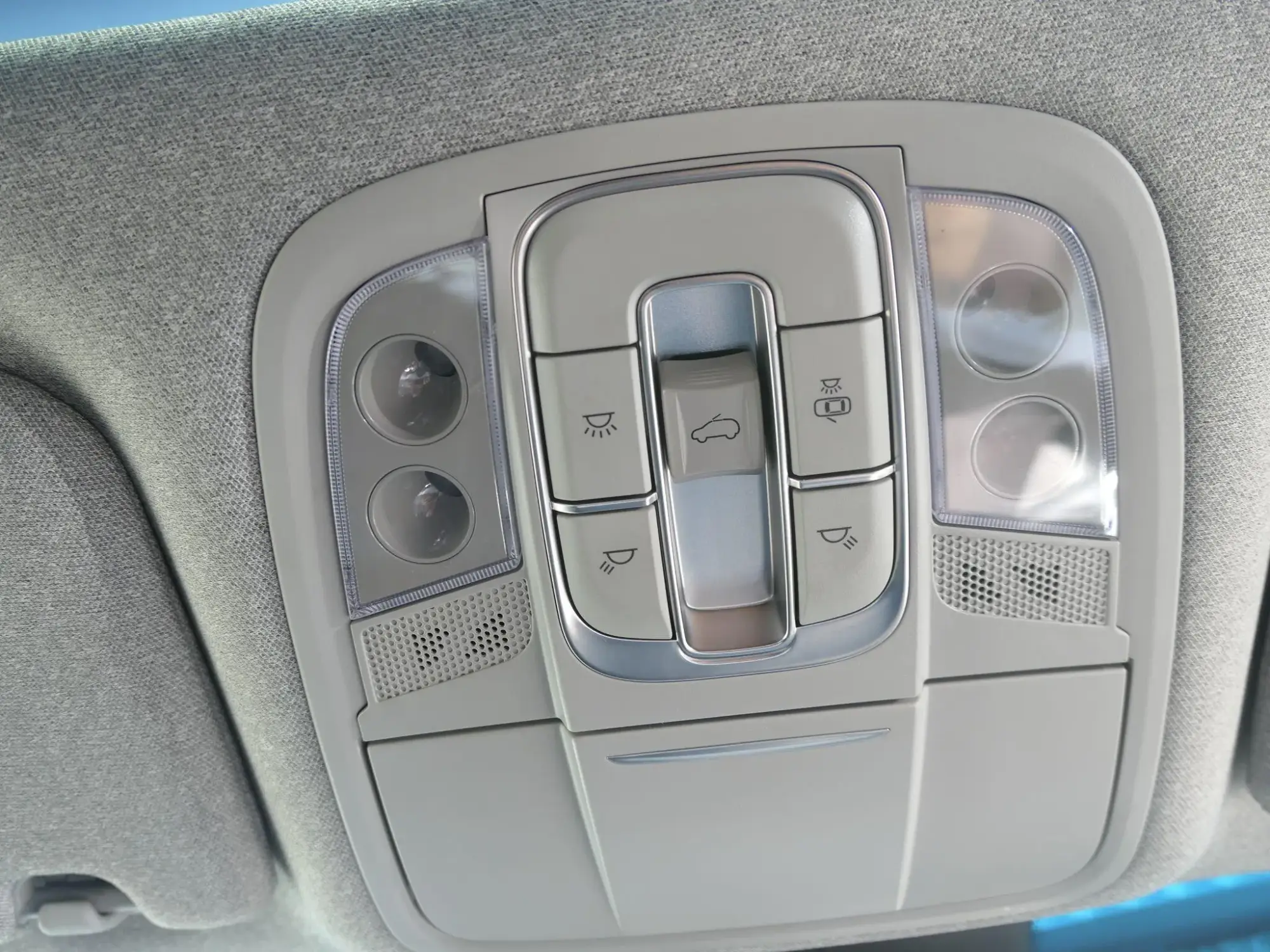 Hyundai SANTA FE Image 23