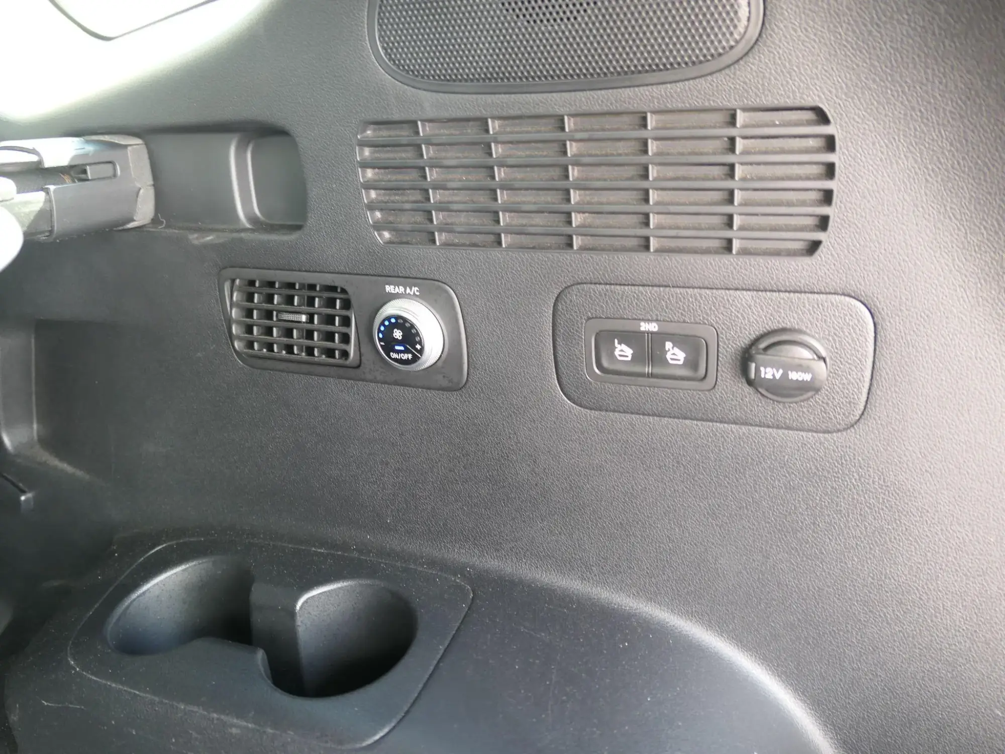 Hyundai SANTA FE Image 26