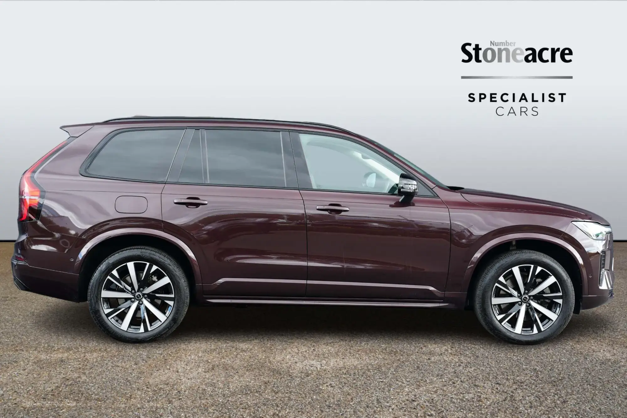 Volvo XC90 Plug-In Hybrid Image 2