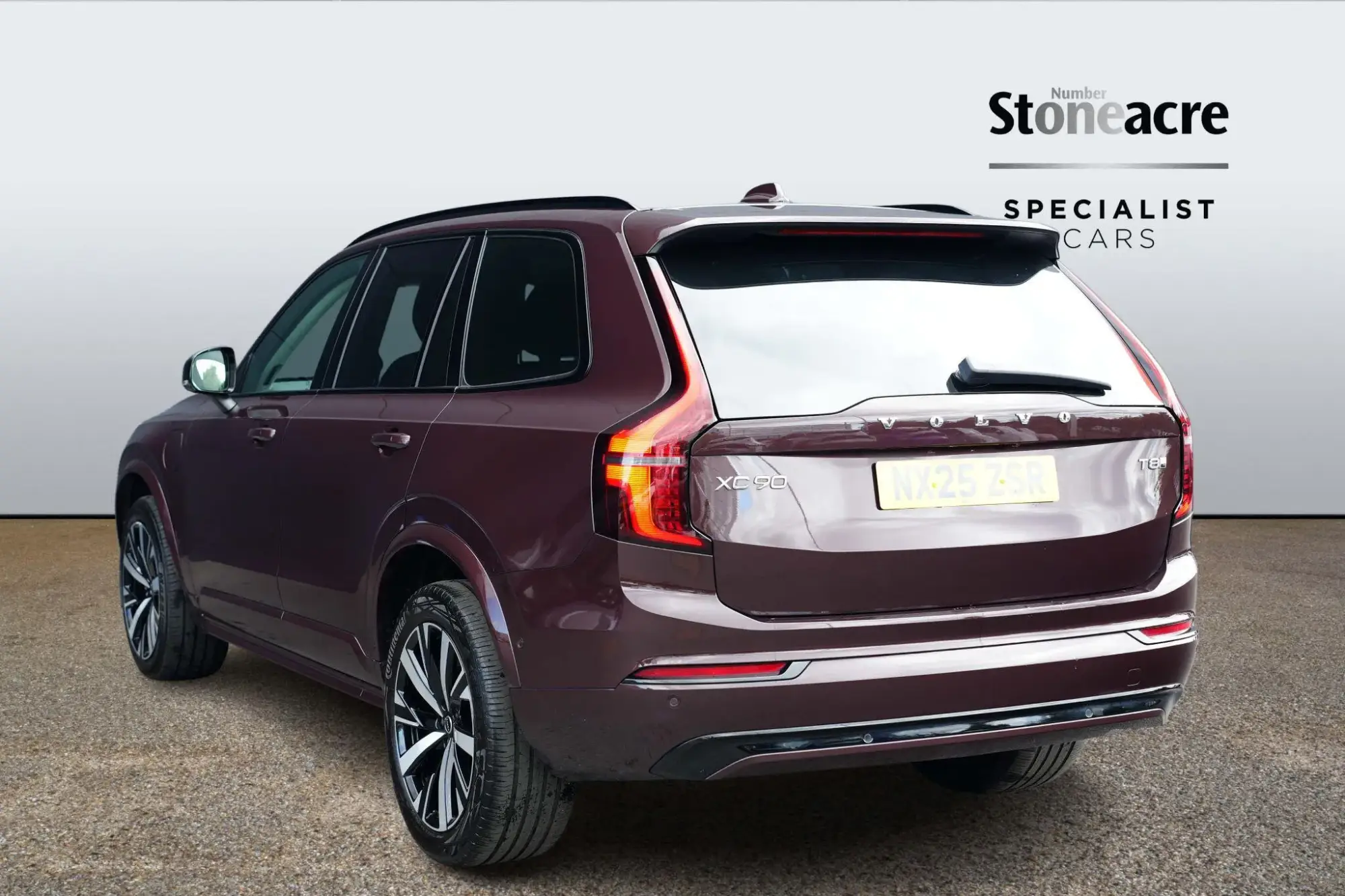Volvo XC90 Plug-In Hybrid Image 3