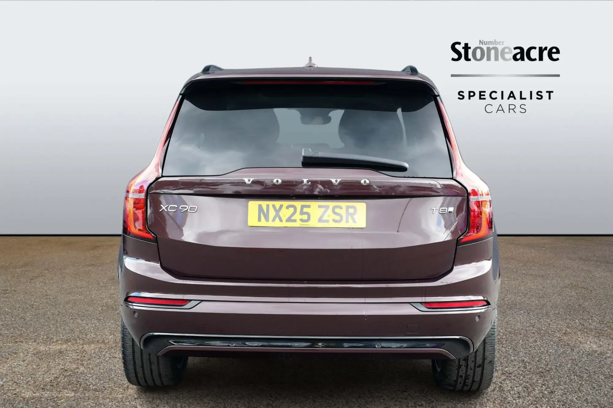 Volvo XC90 Plug-In Hybrid Image 8