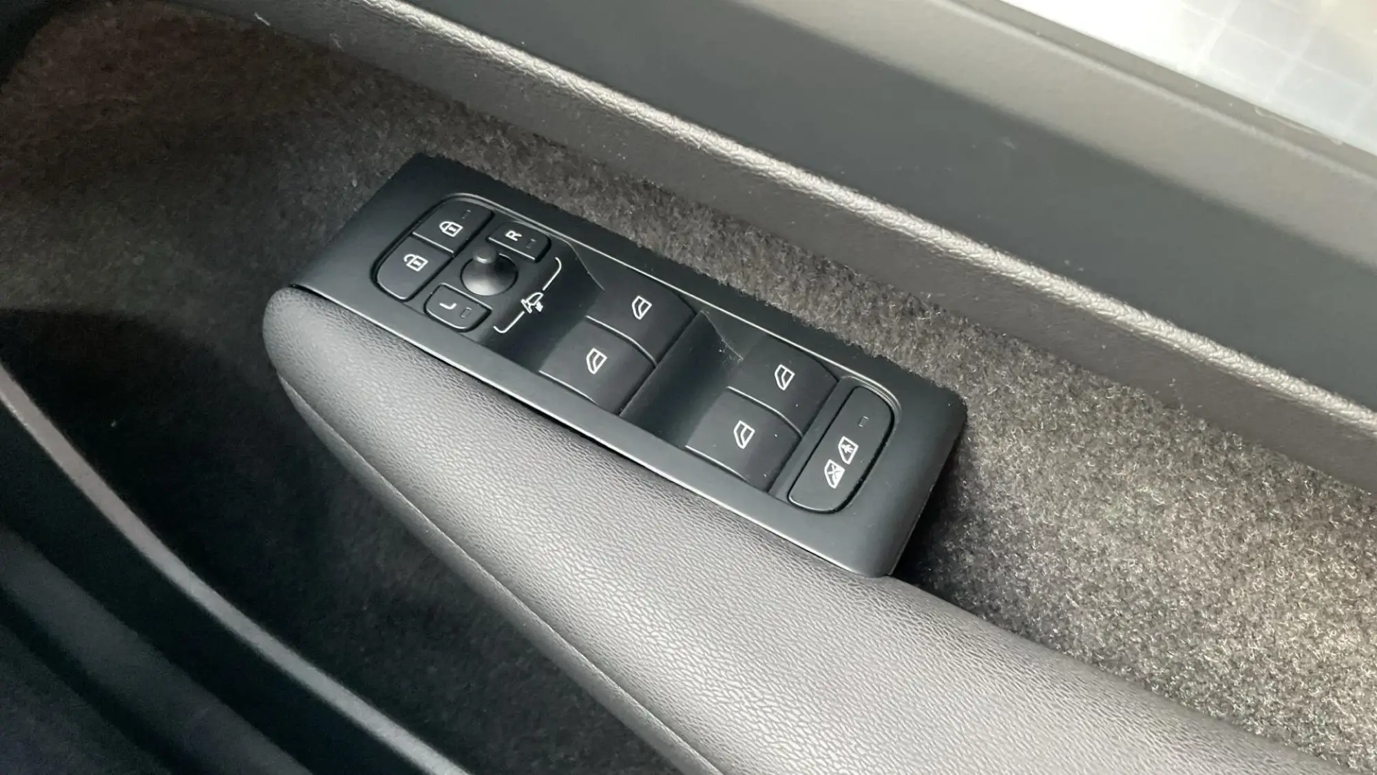 Volvo XC40 Image 24