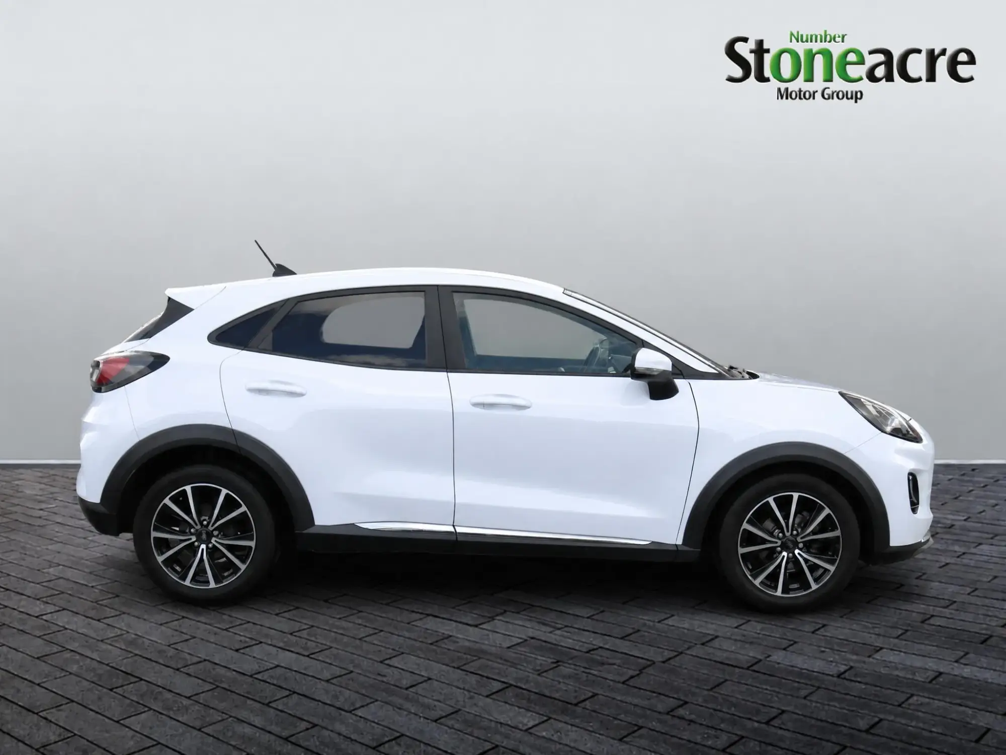 Ford Puma 1.0 EcoBoost Hybrid mHEV Titanium 5dr YC70XJY Image 2