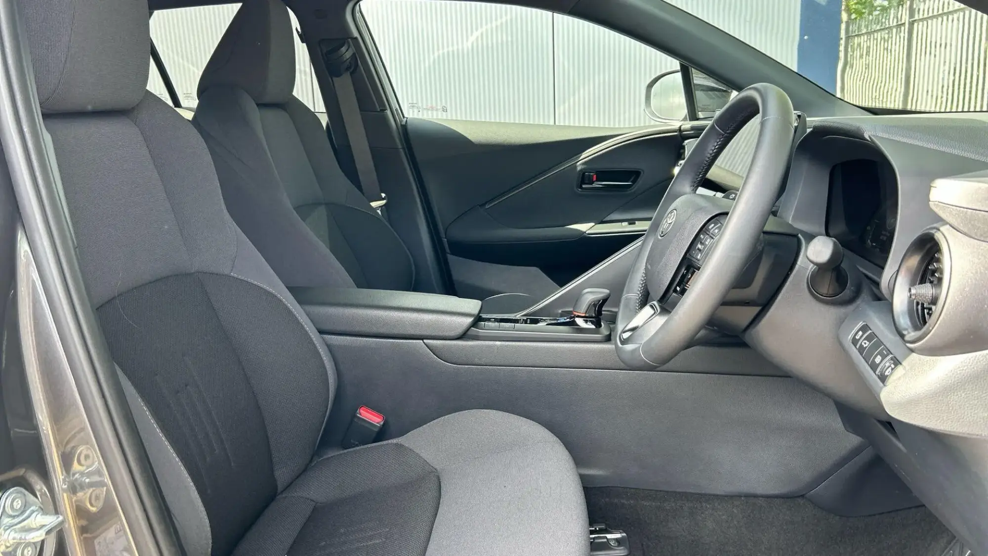 Toyota C-HR Self-Charging Hybrid Image 14 Toyota C-HR Self-Charging Hybrid Image 14
