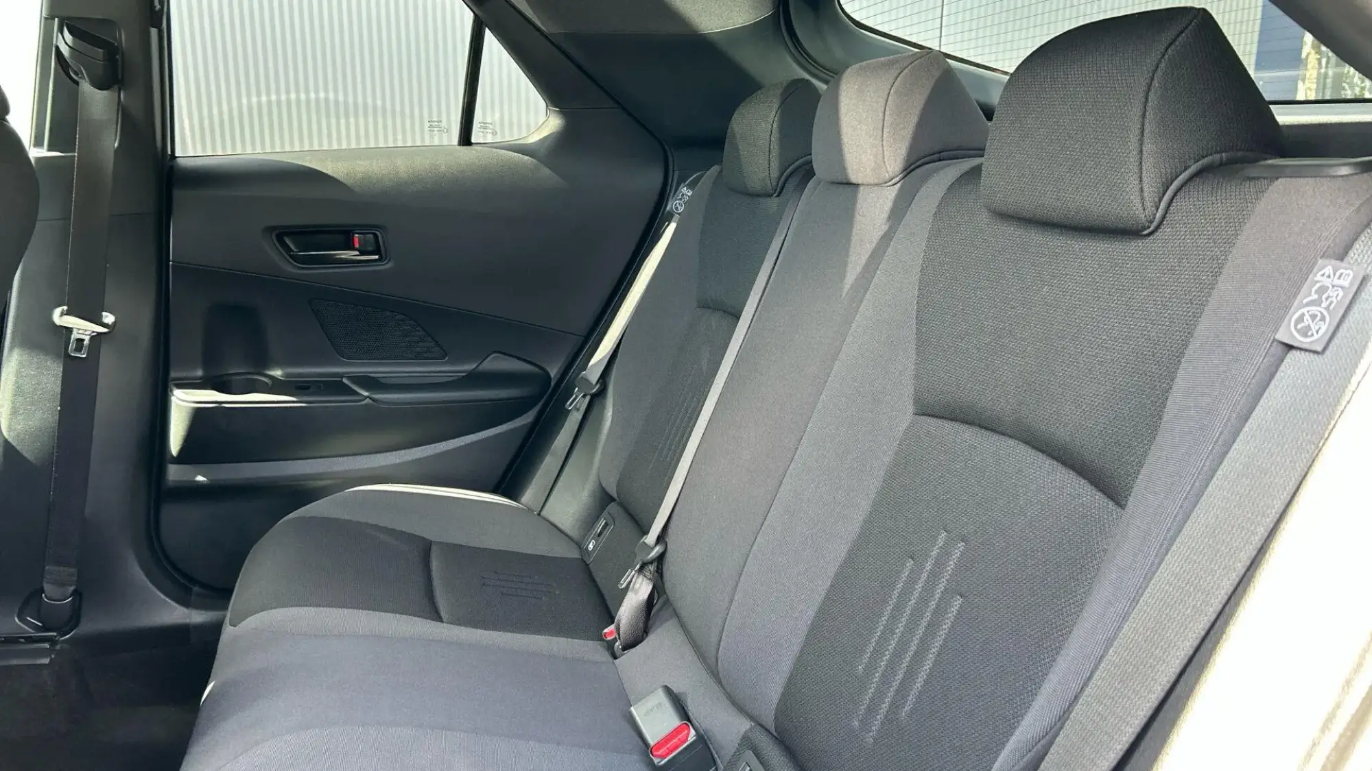 Toyota C-HR Self-Charging Hybrid Image 16 Toyota C-HR Self-Charging Hybrid Image 16