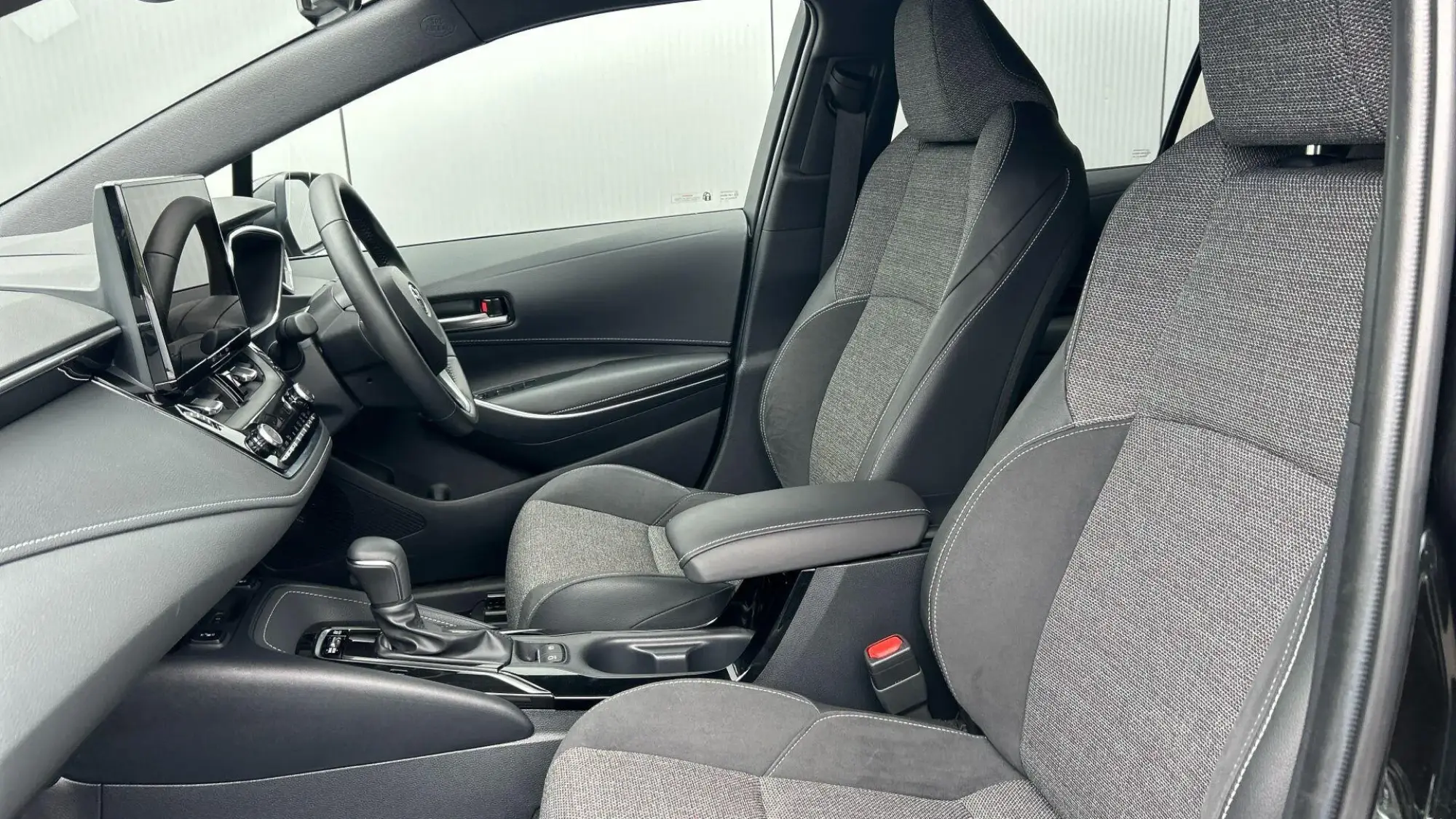 Toyota Corolla Touring Sports Image 13
