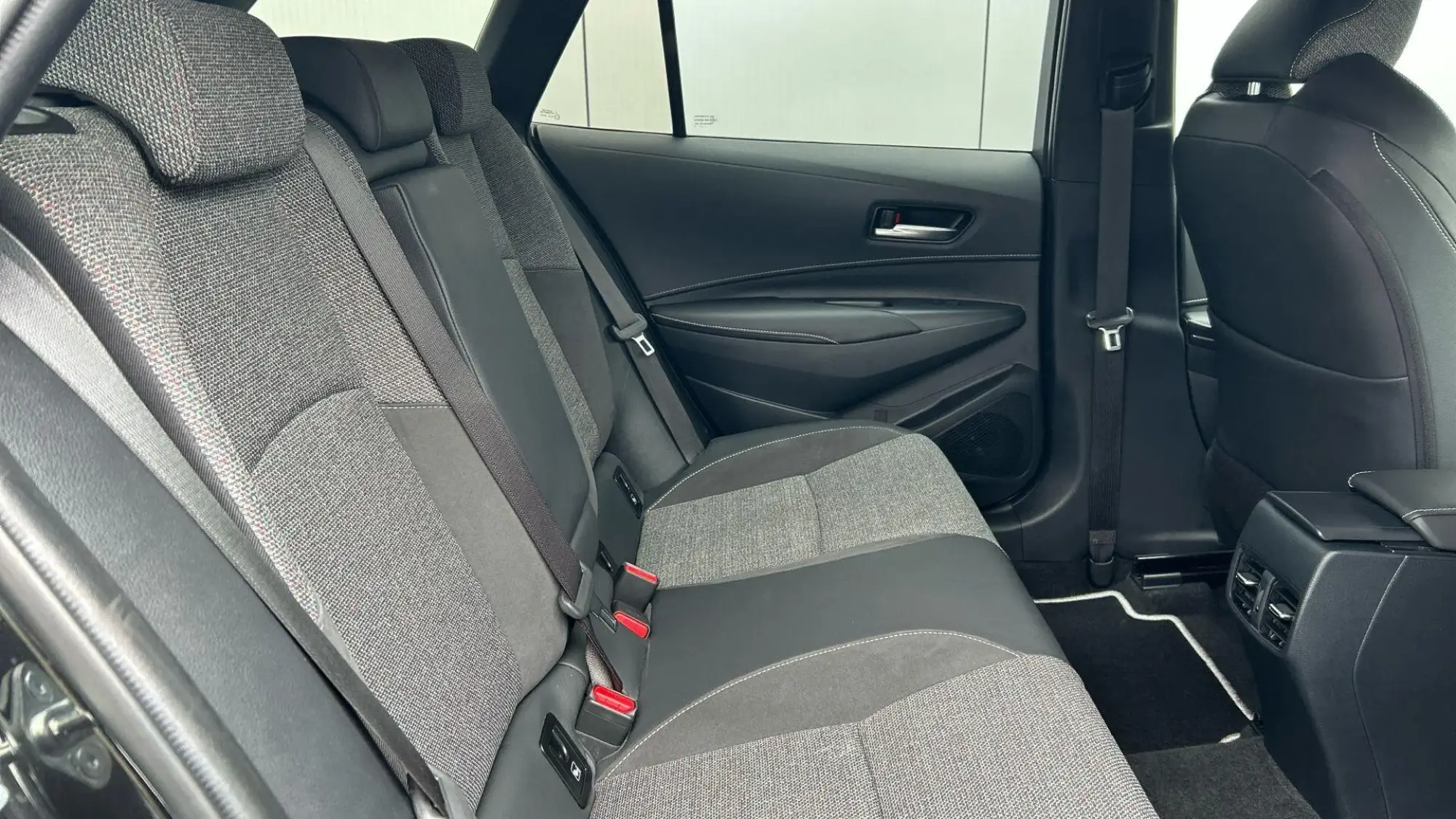 Toyota Corolla Touring Sports Image 15