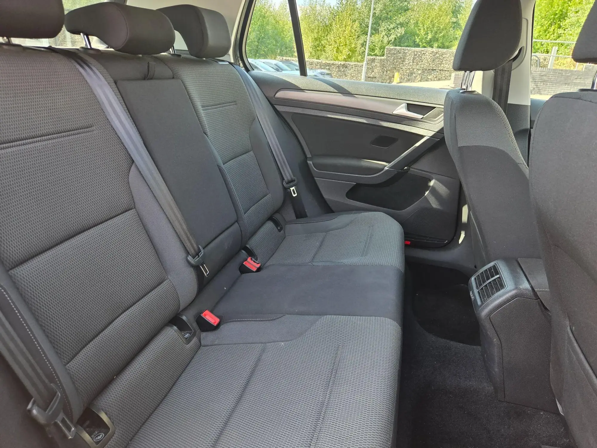 Volkswagen Golf Image 15