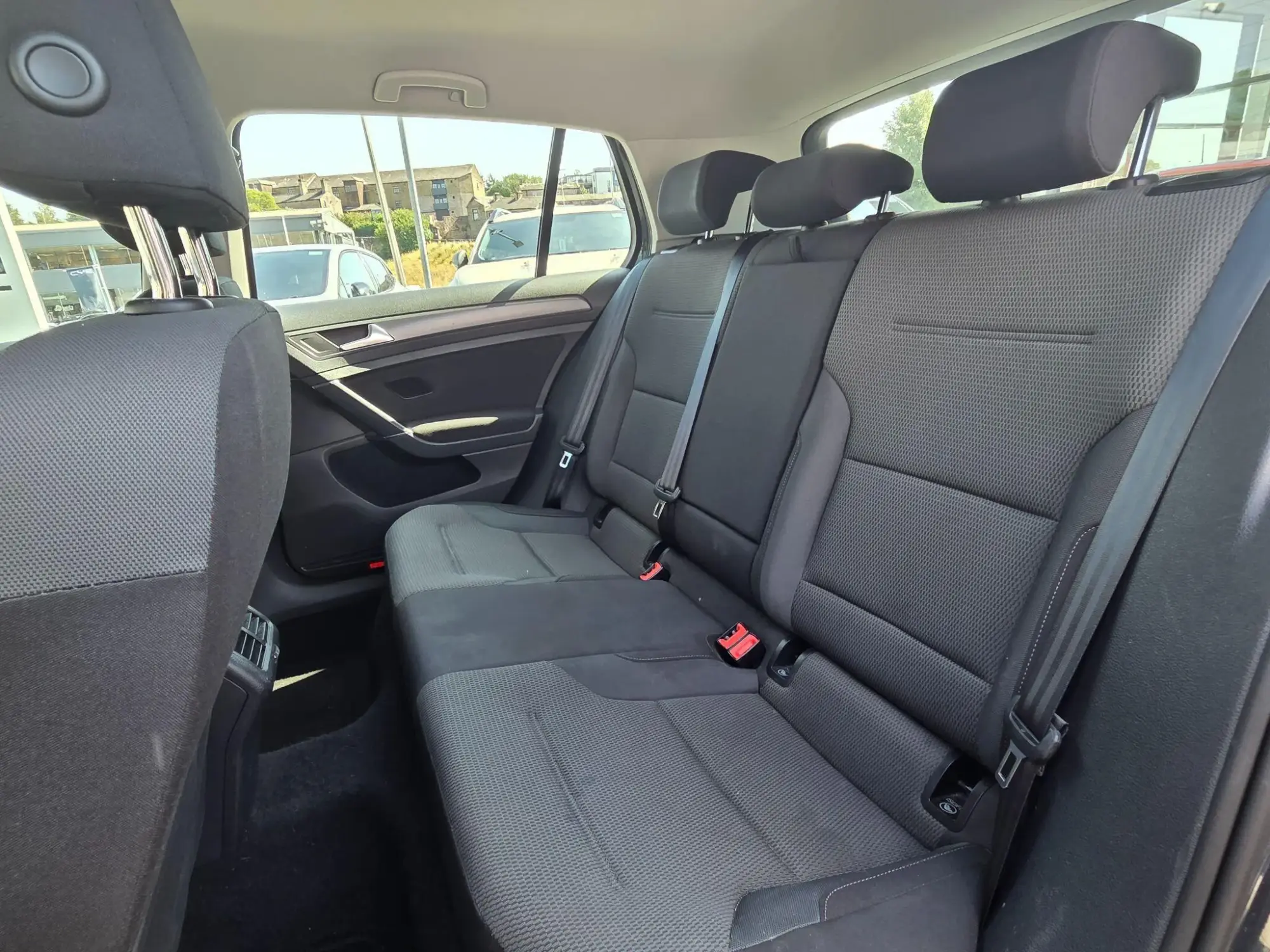 Volkswagen Golf Image 17