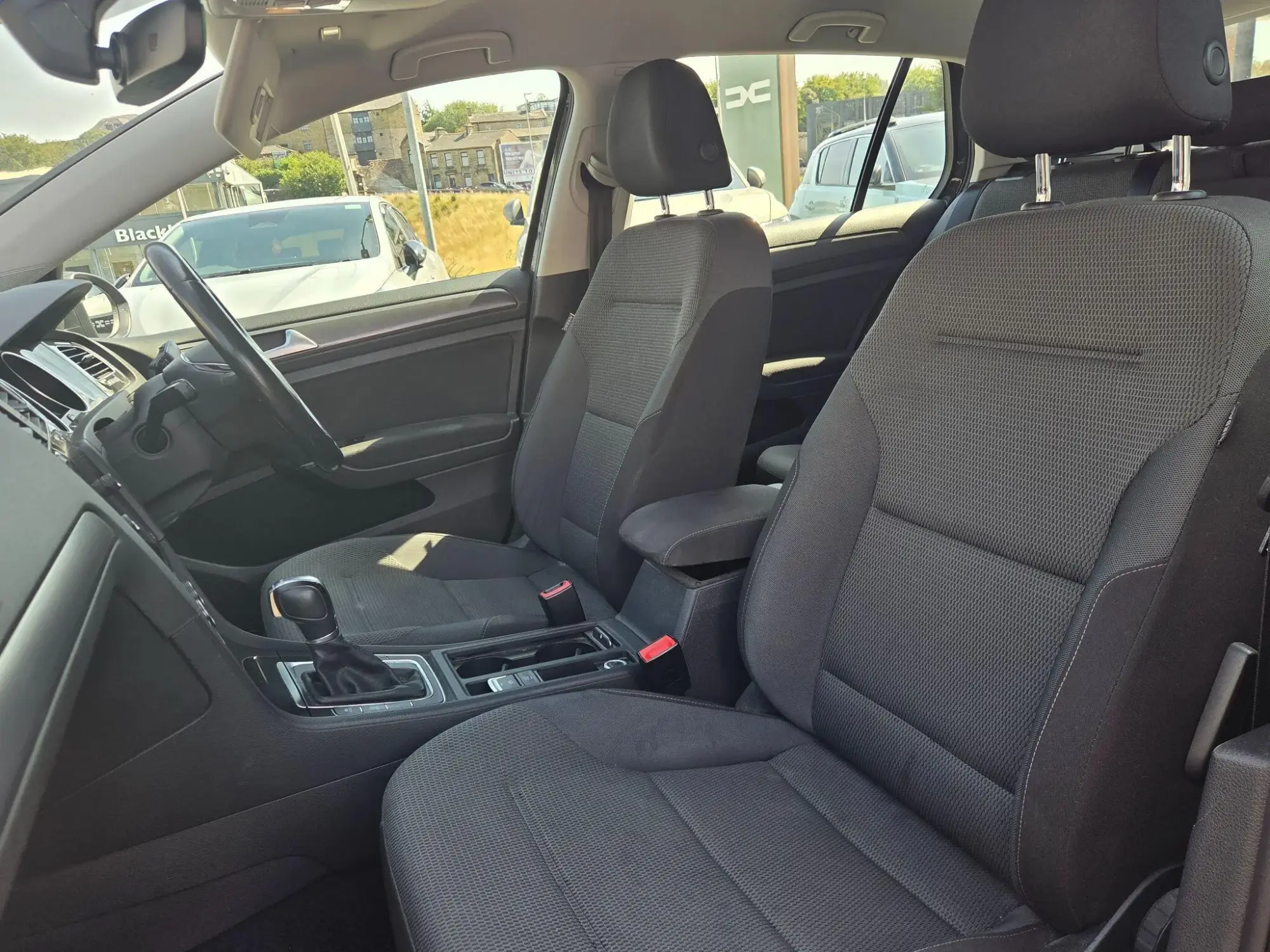 Volkswagen Golf Image 31