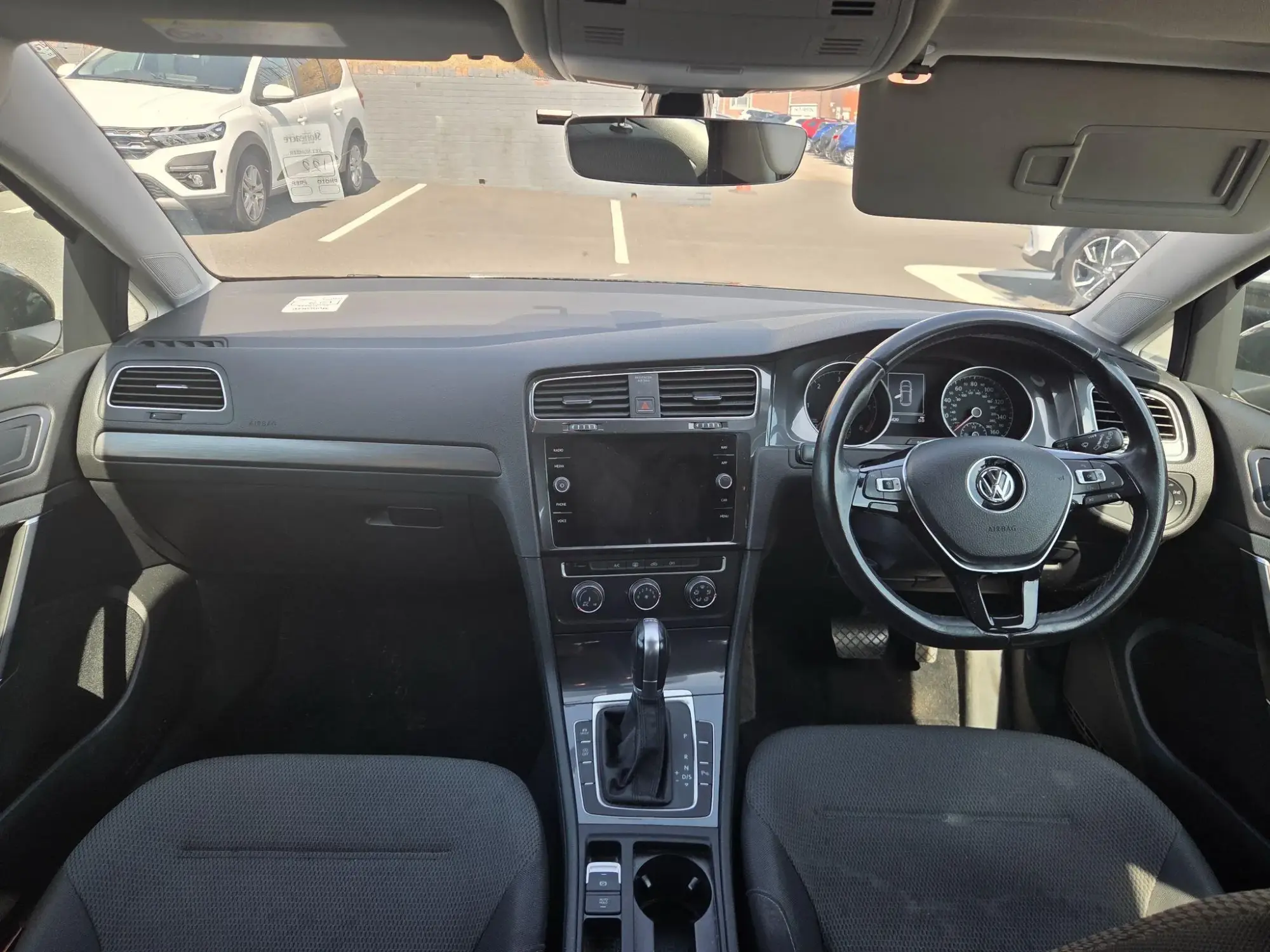 Volkswagen Golf Image 9