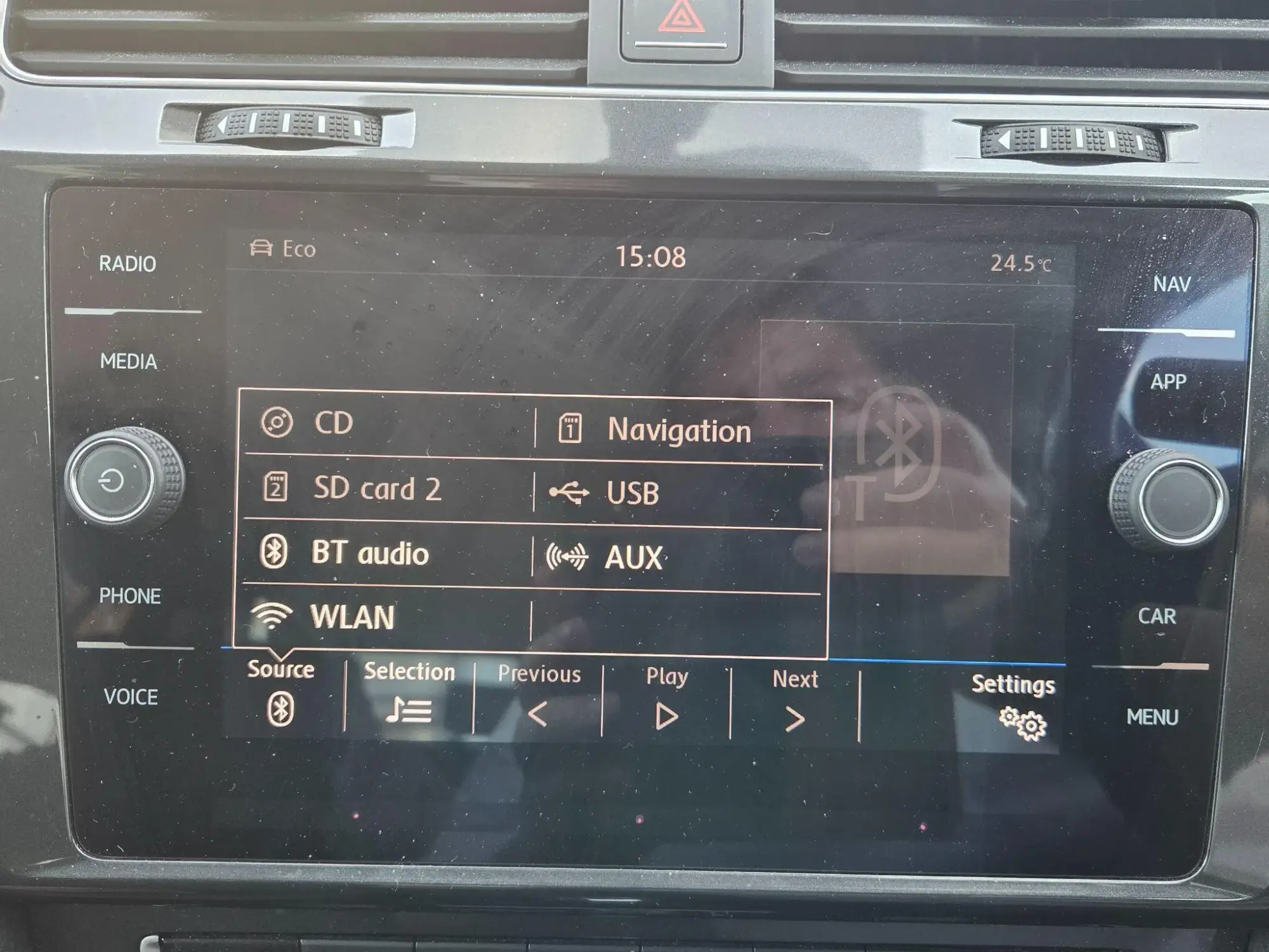 Volkswagen Golf Image 26