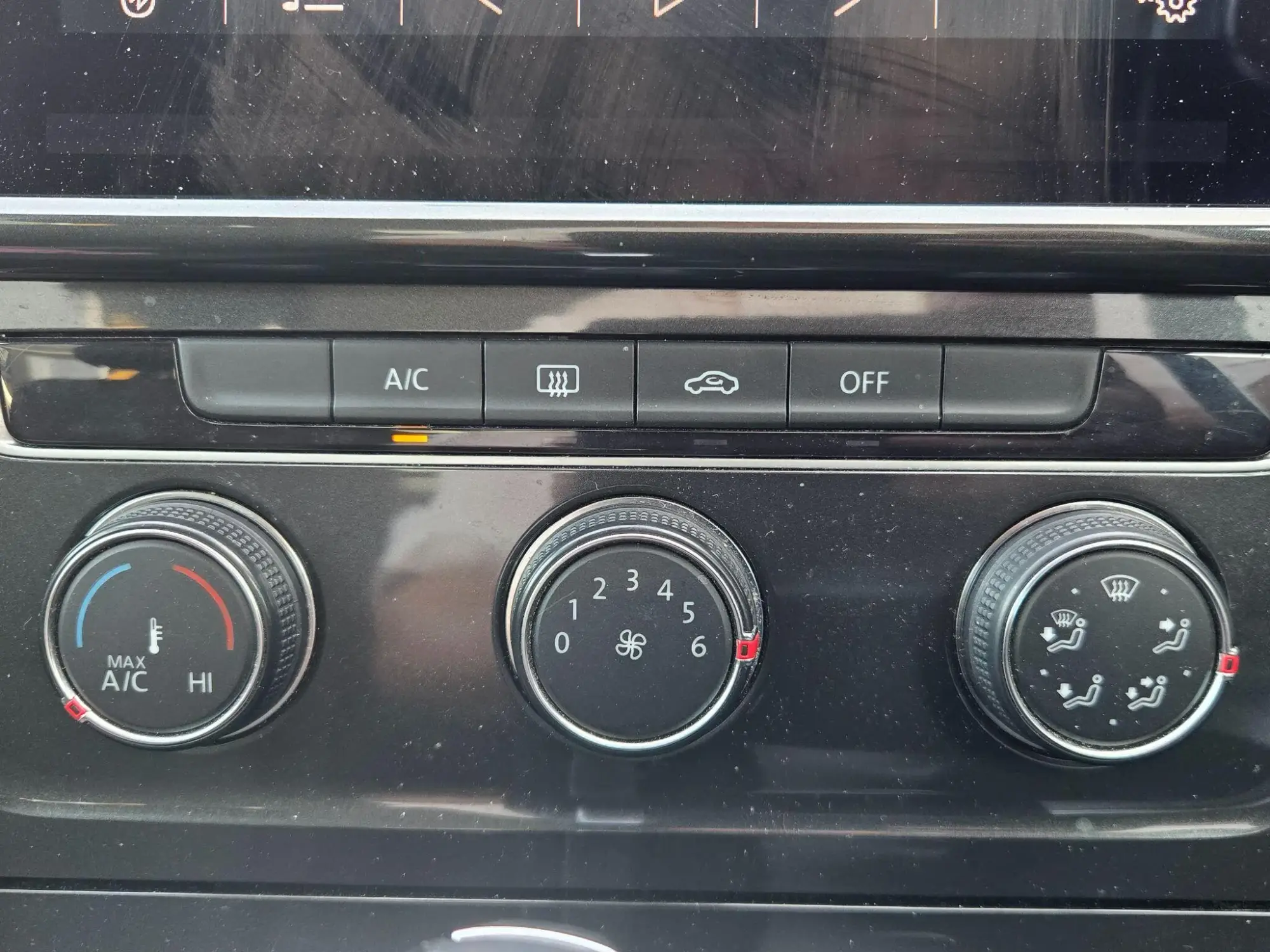 Volkswagen Golf Image 10