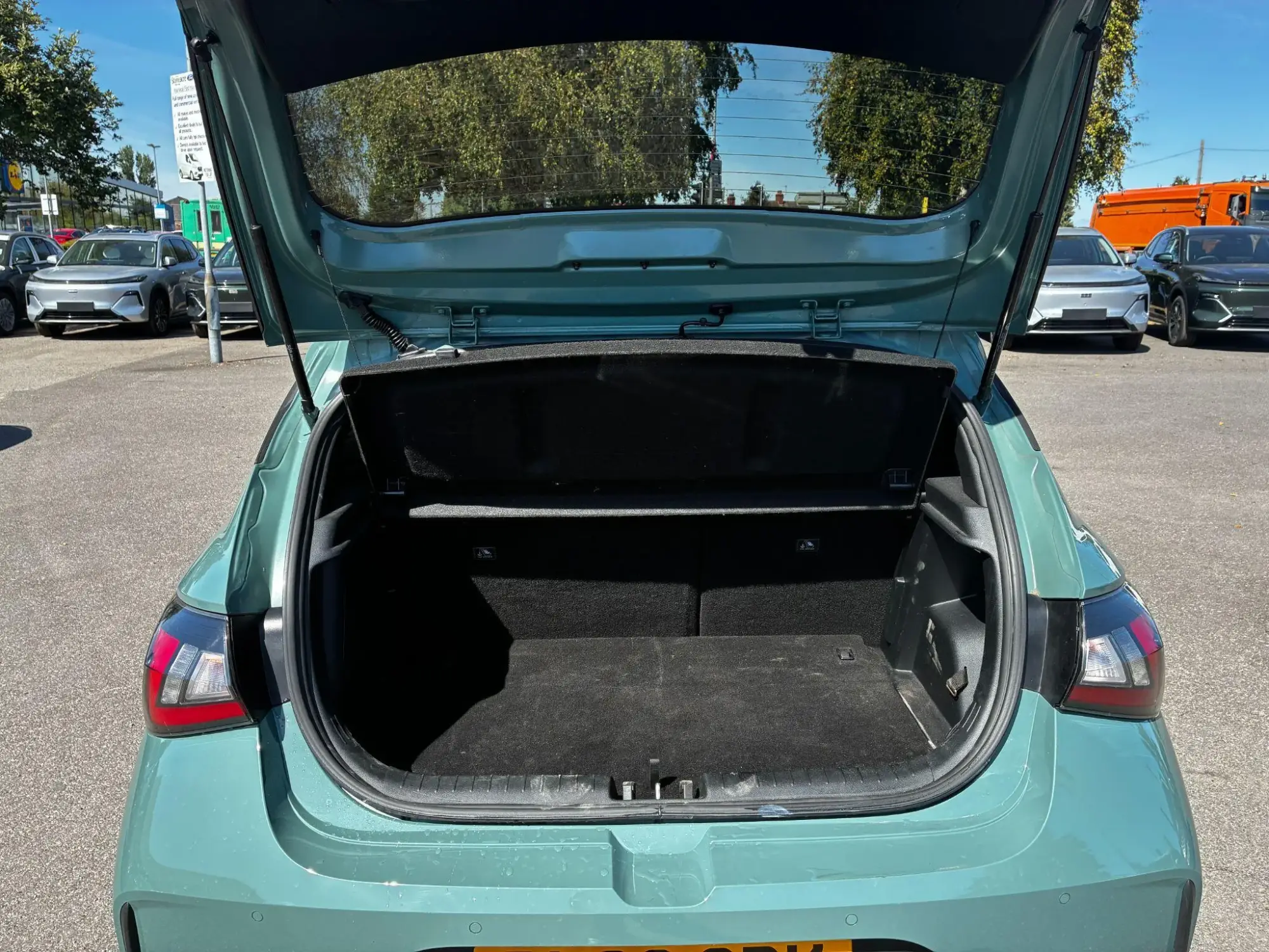 Hyundai i20 Image 8
