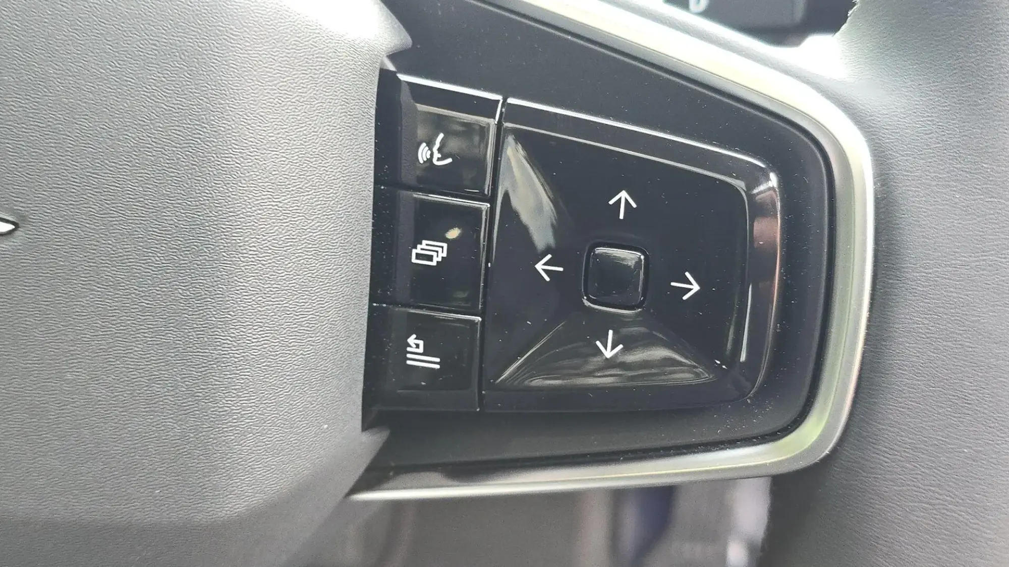Polestar 4 Image 10 Polestar 4 Image 10