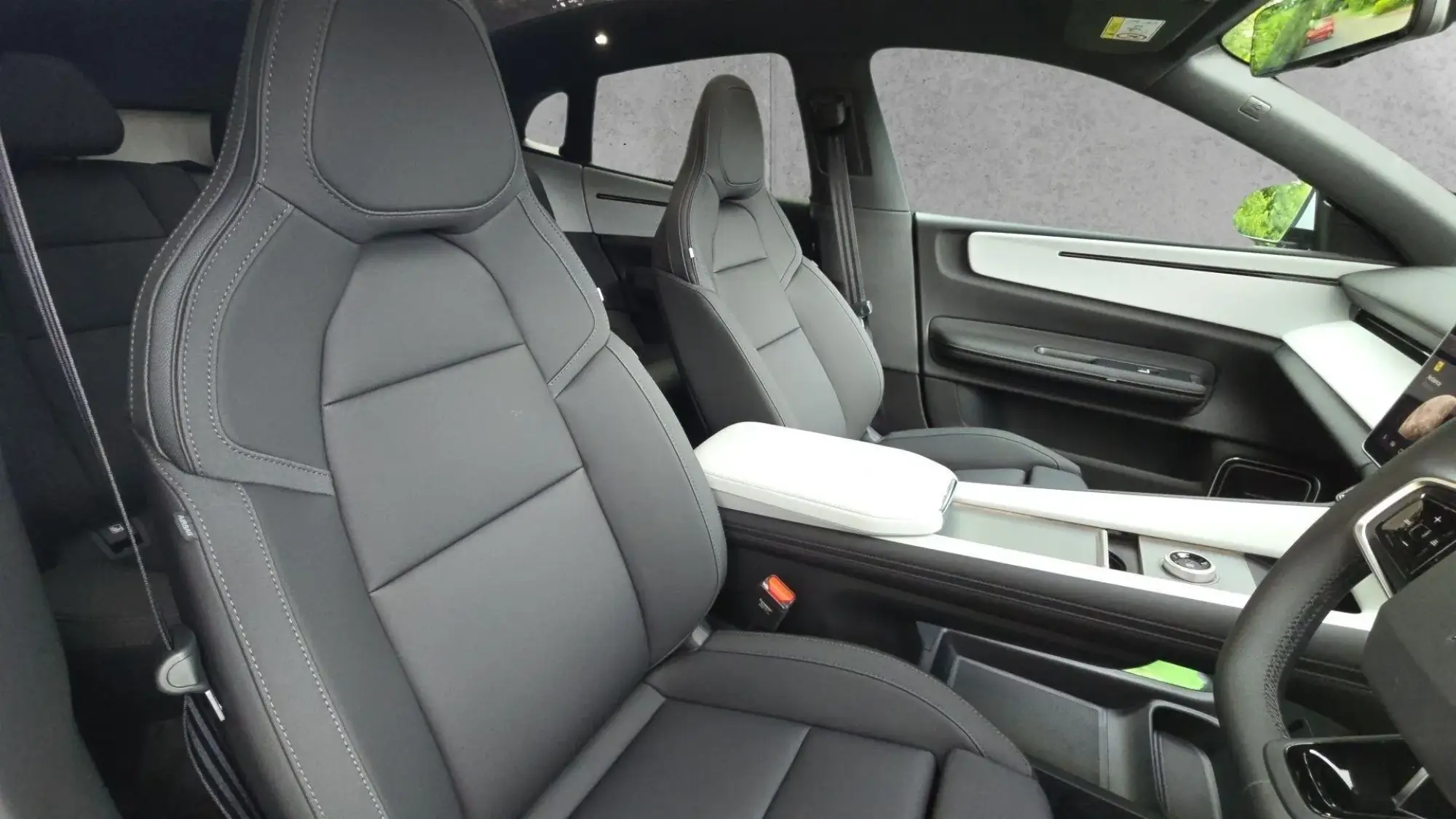 Polestar 4 Image 19 Polestar 4 Image 19