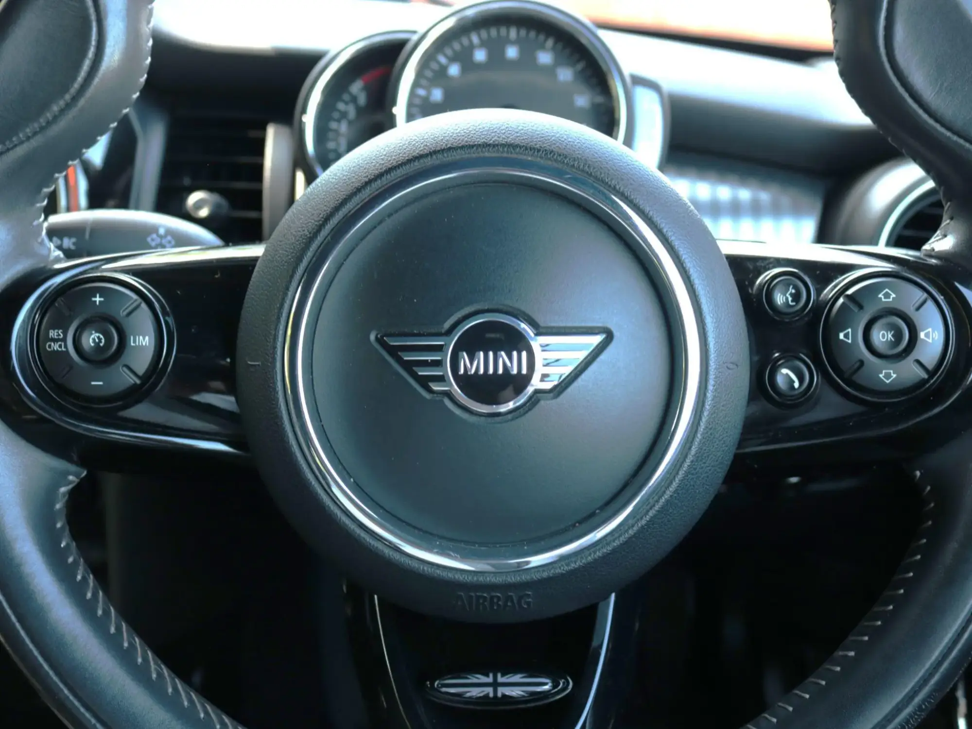 MINI Convertible Image 17 MINI Convertible Image 17