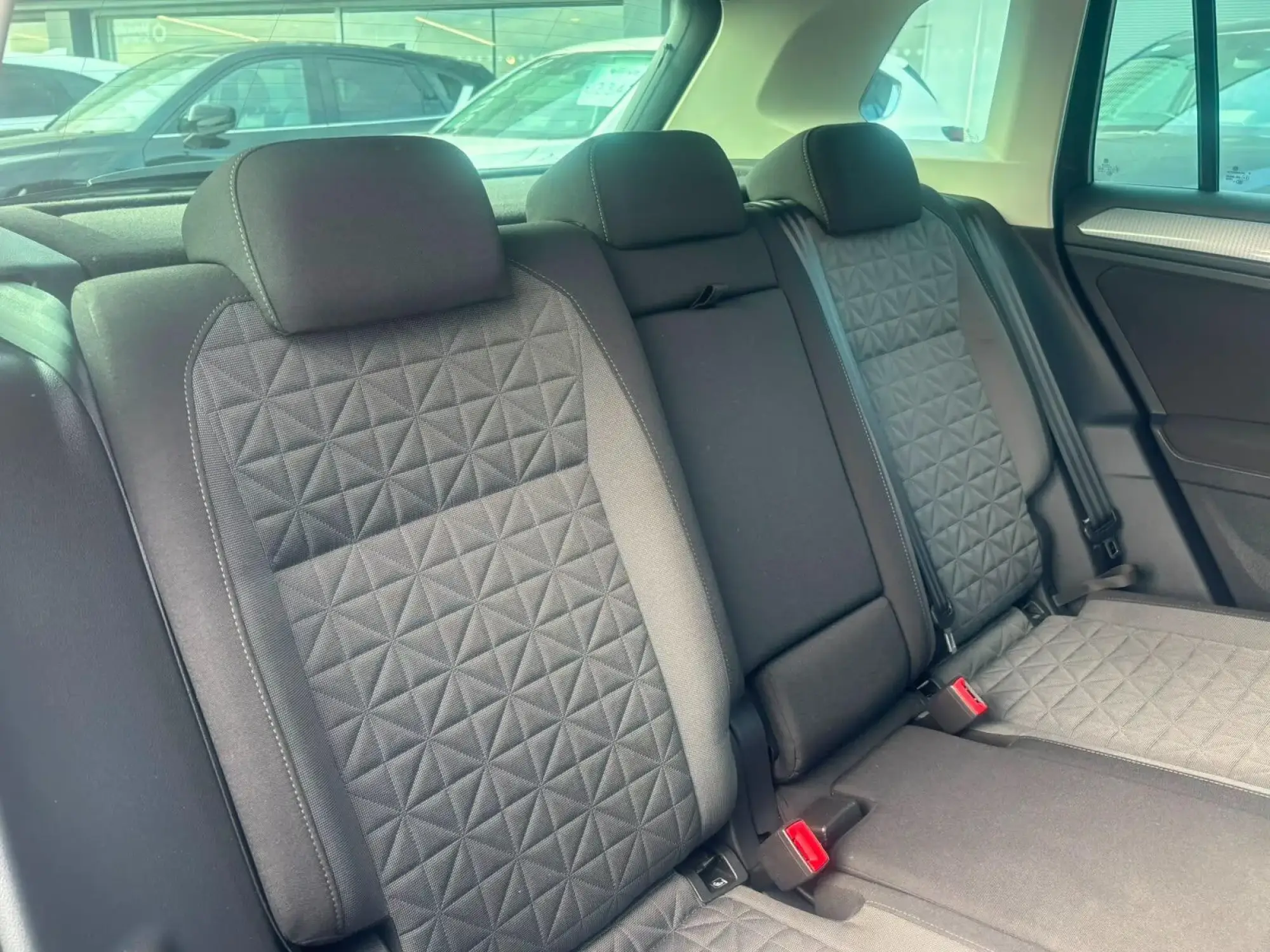 Volkswagen Tiguan Image 12