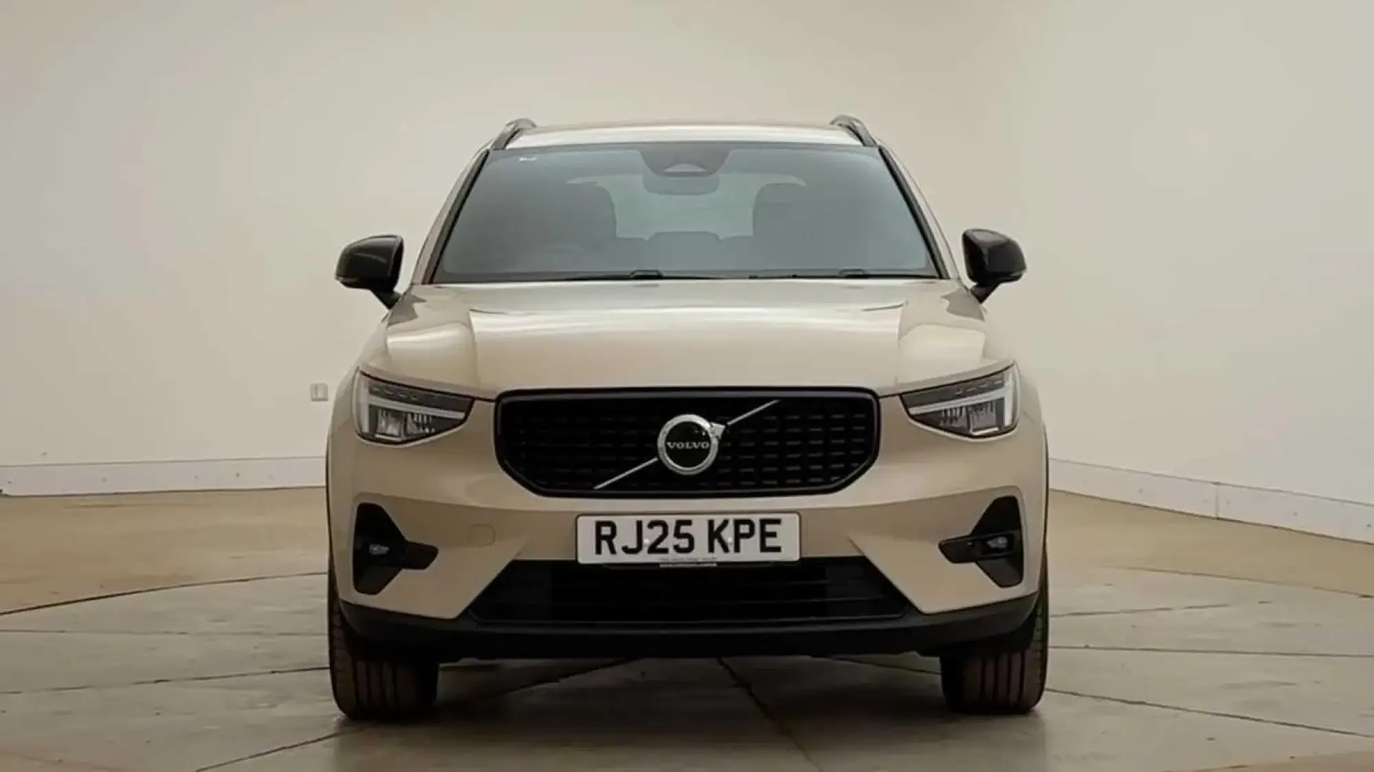 Volvo XC40 Image 2