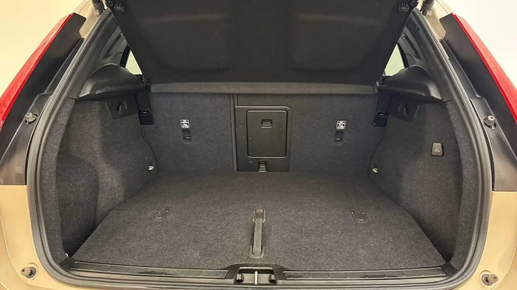 Volvo XC40 Image 36