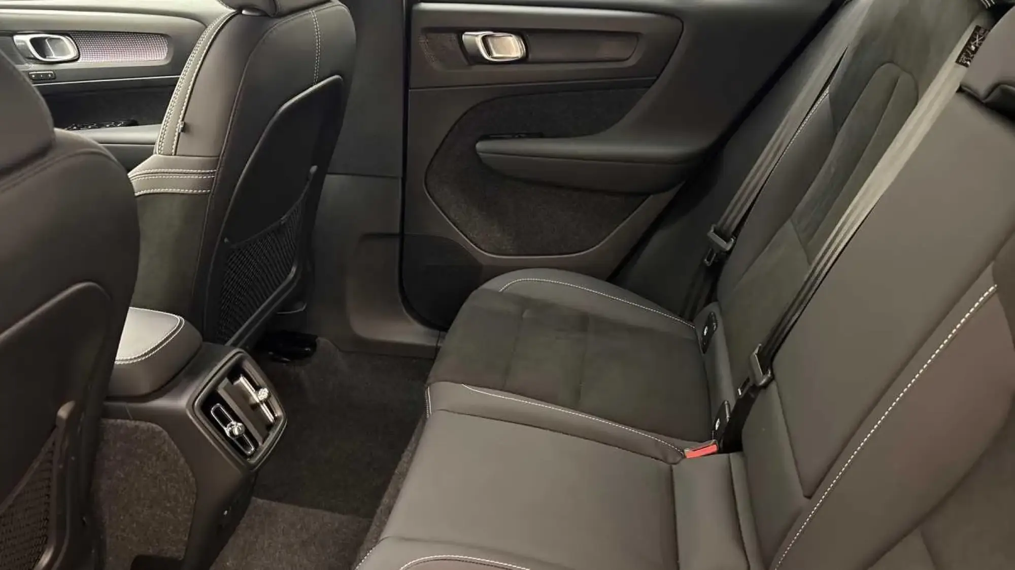 Volvo XC40 Image 38