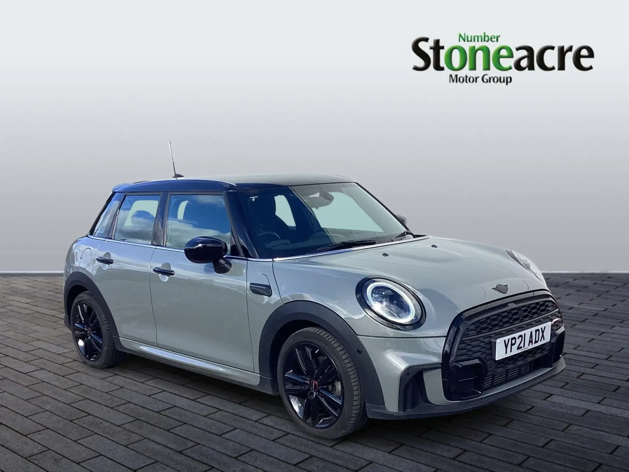 MINI Hatch Image 1 MINI Hatch Image 1