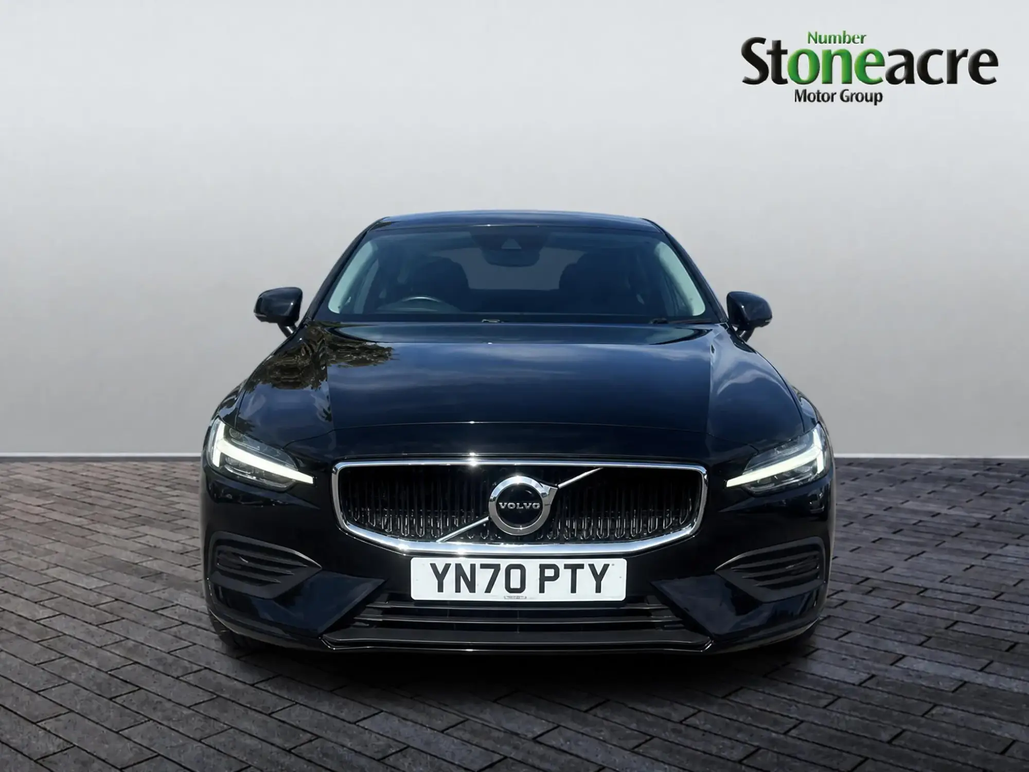 Volvo V60 2.0 D3 Momentum Plus Euro 6 (s/s) 5dr YN70PTY Image 2 Volvo V60 2.0 D3 Momentum Plus Euro 6 (s/s) 5dr YN70PTY Image 2