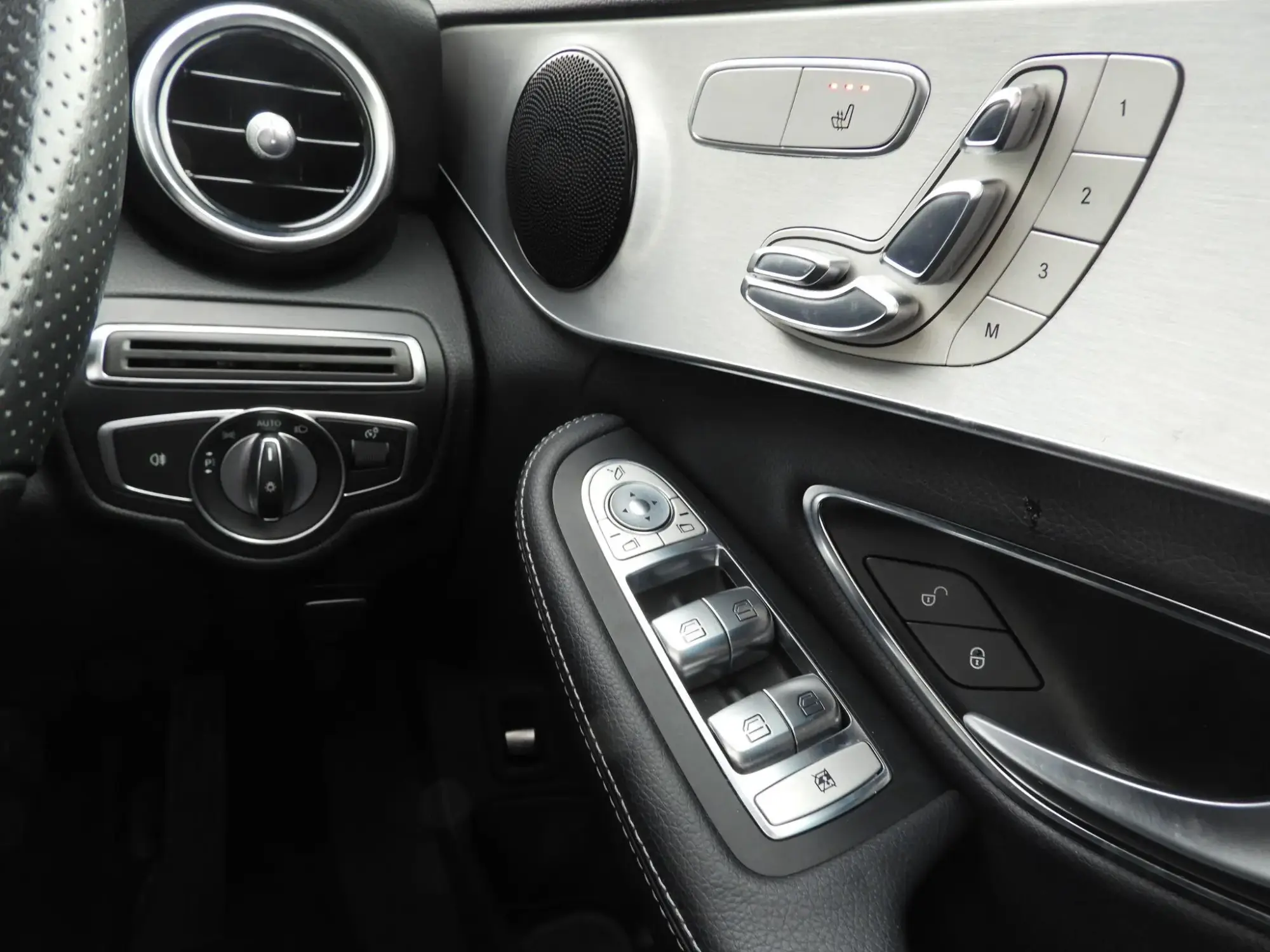 Mercedes-Benz C-Class Image 22 Mercedes-Benz C-Class Image 22