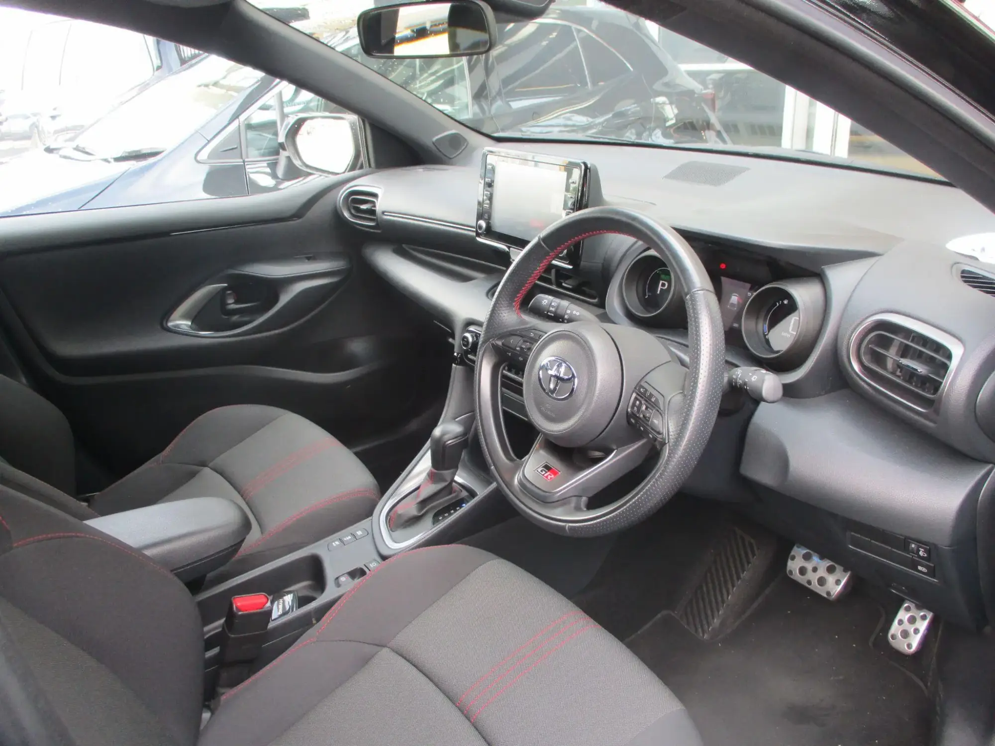 Toyota Yaris Image 11