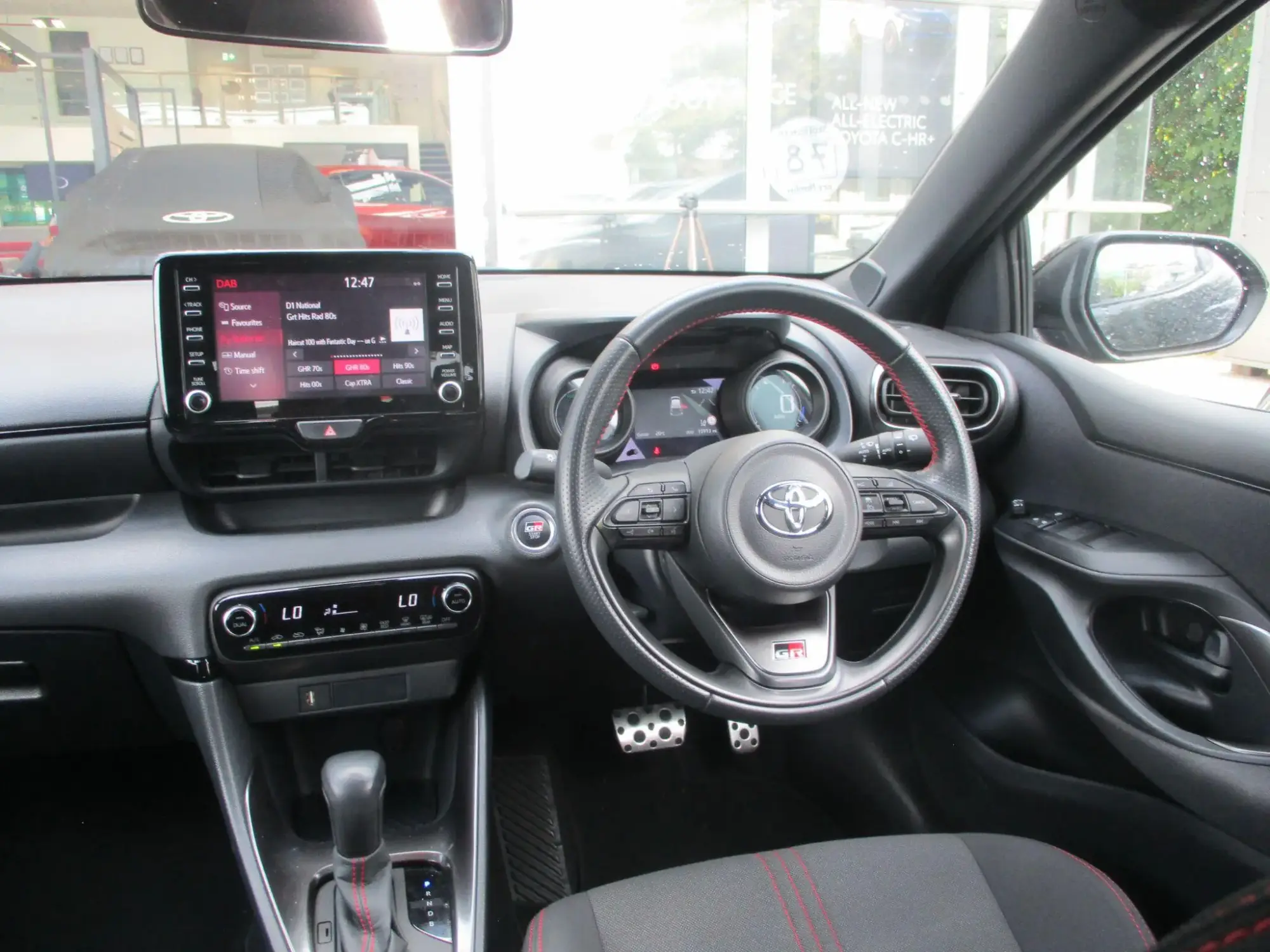 Toyota Yaris Image 12