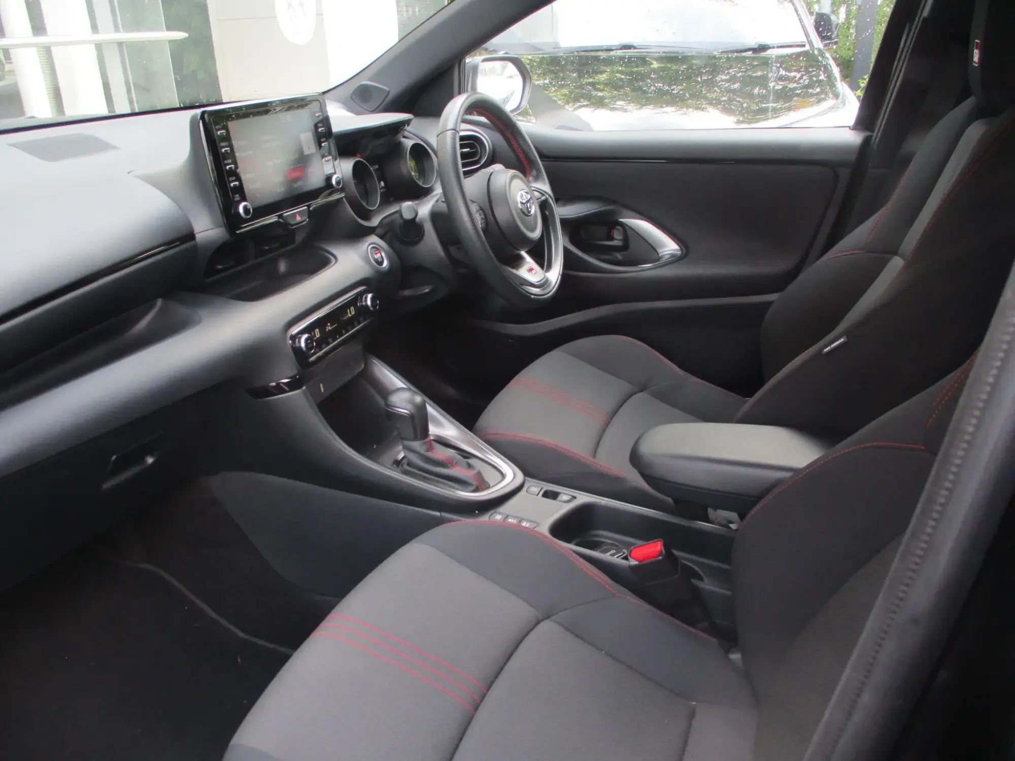 Toyota Yaris Image 14