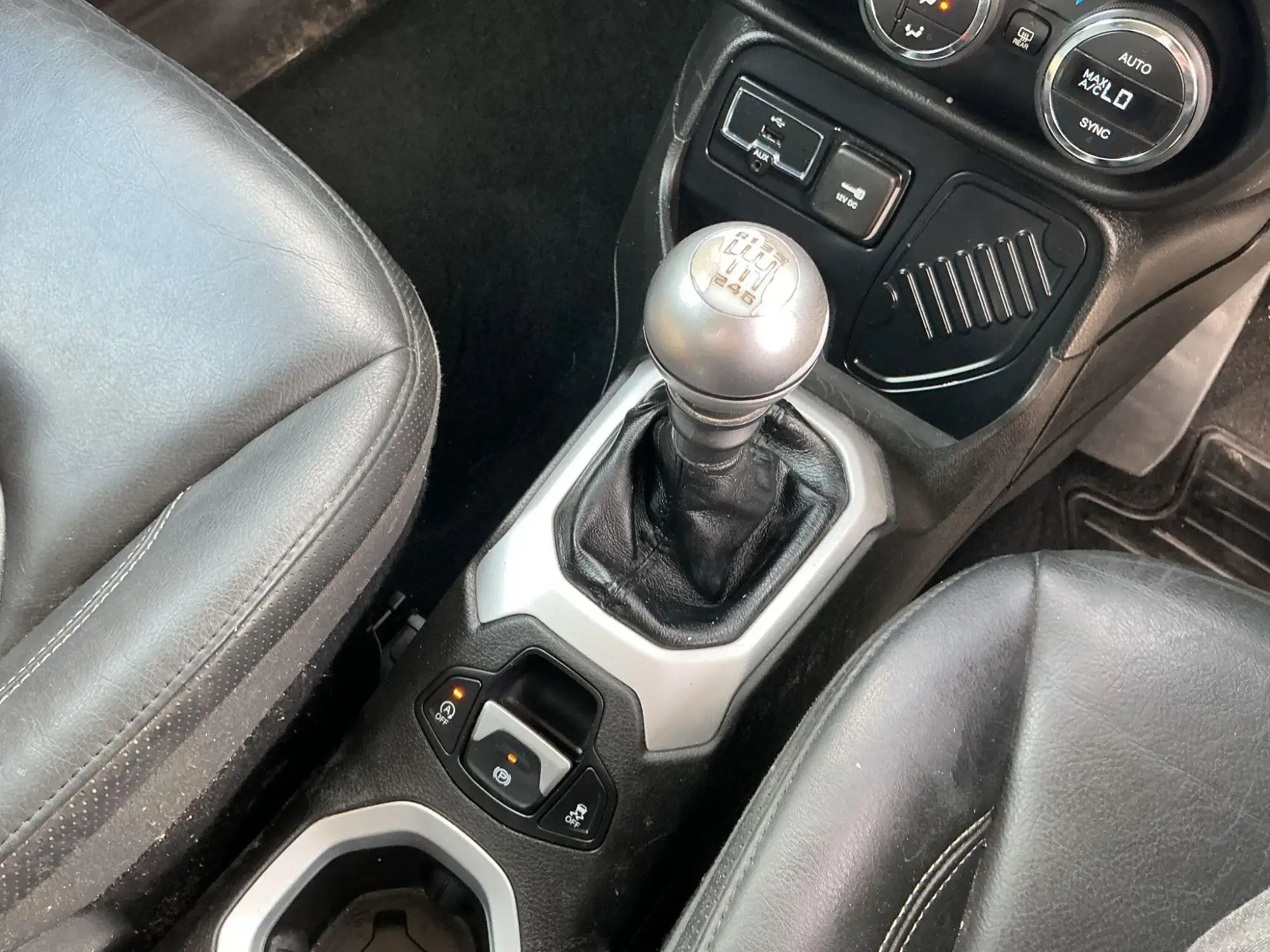 Jeep Renegade Image 10