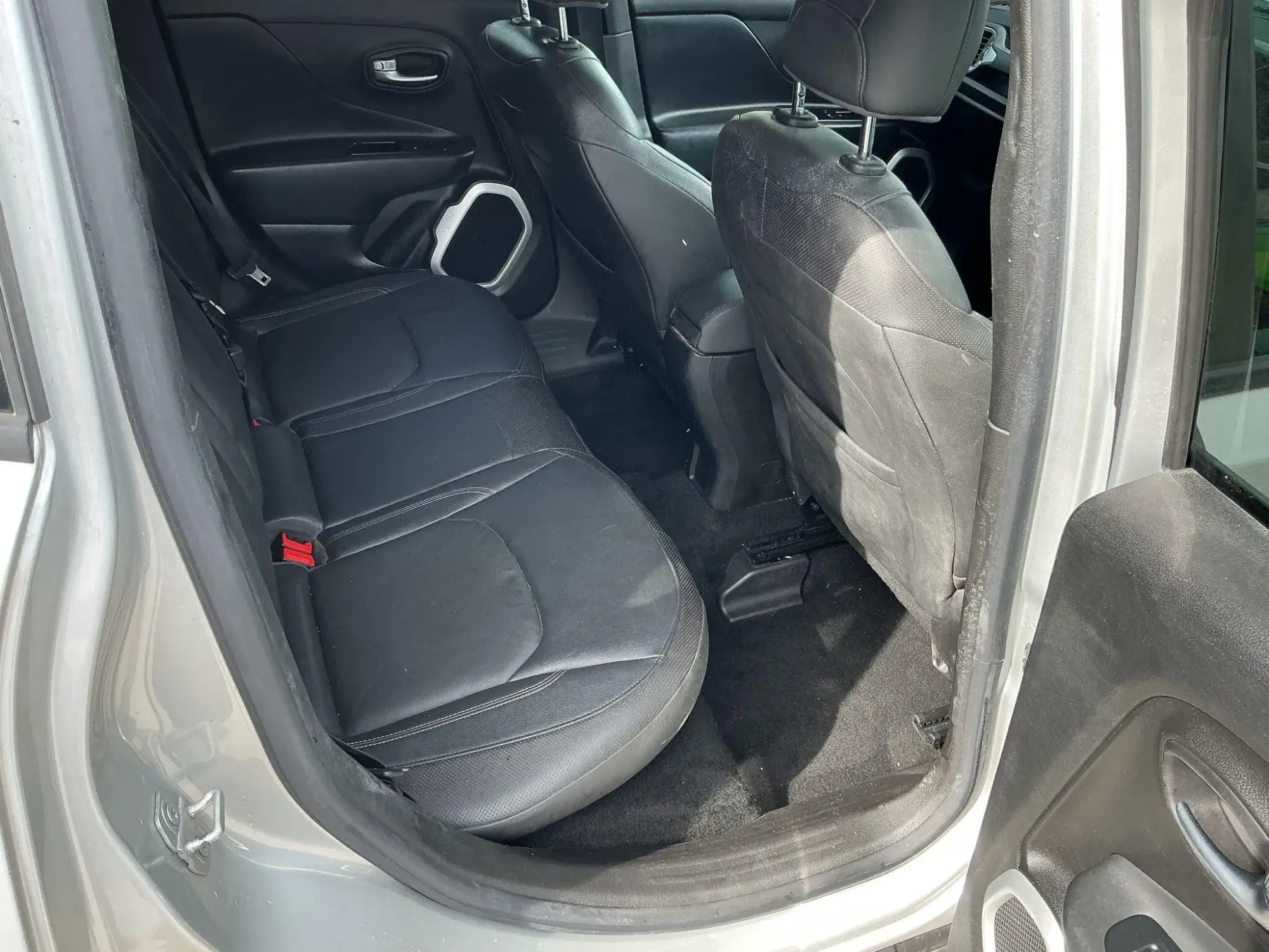 Jeep Renegade Image 13