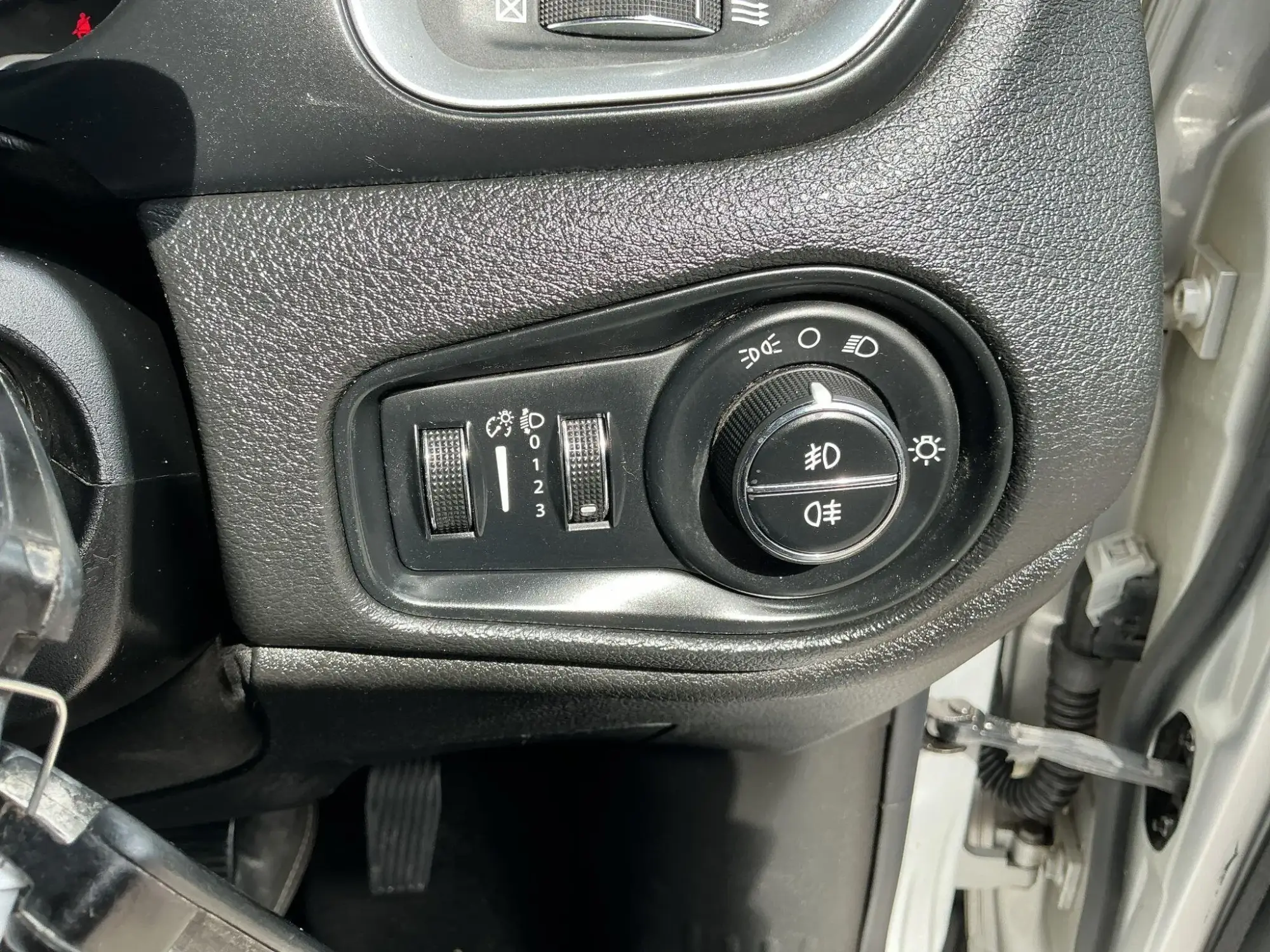 Jeep Renegade Image 17