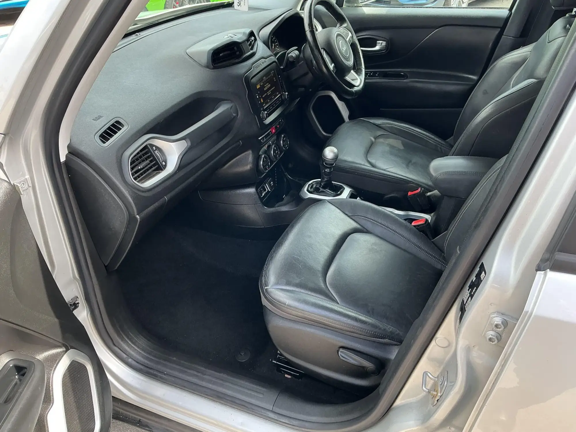 Jeep Renegade Image 22