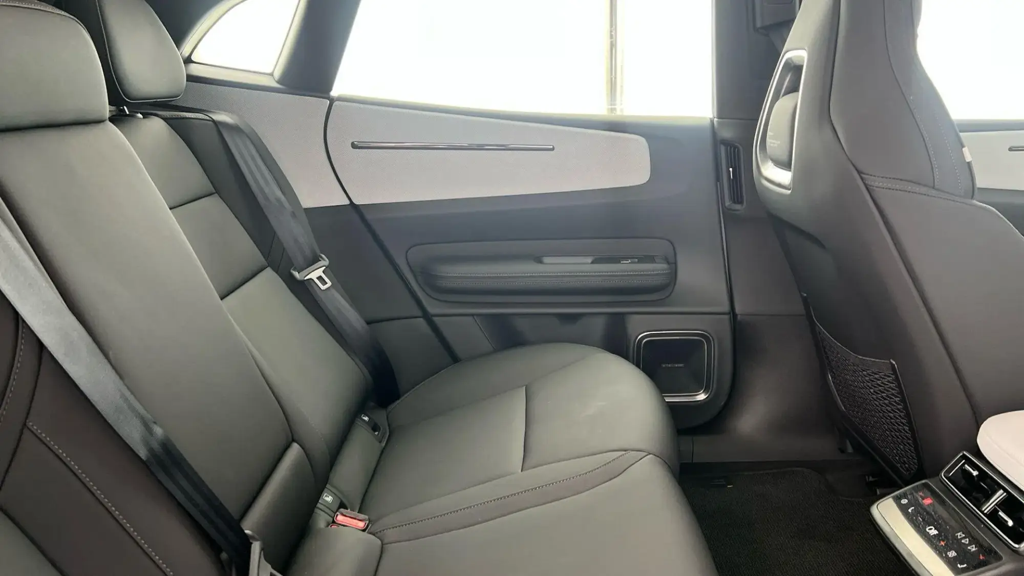 Polestar 4 SUV Image 19