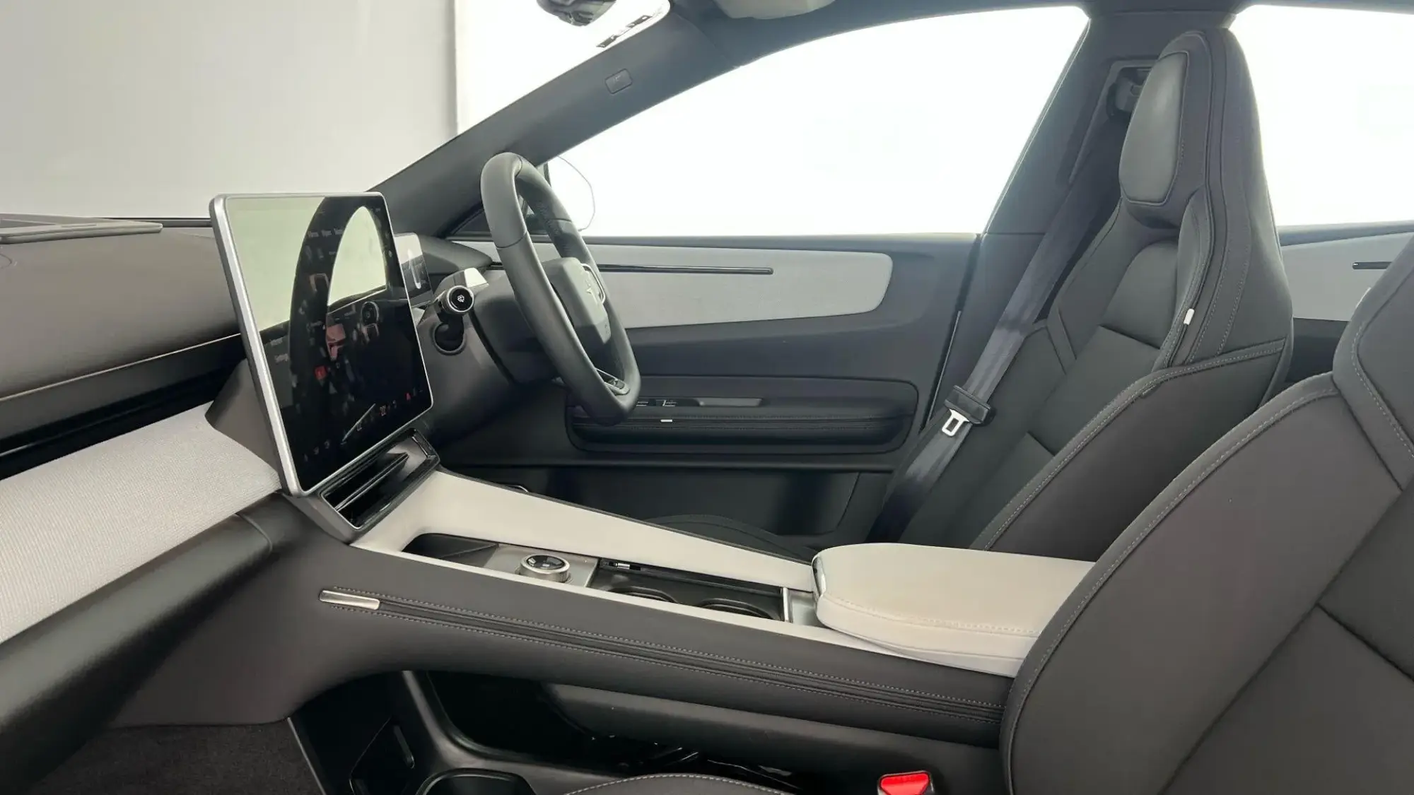 Polestar 4 SUV Image 23