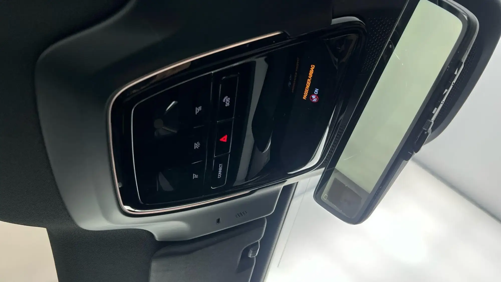 Polestar 4 SUV Image 25