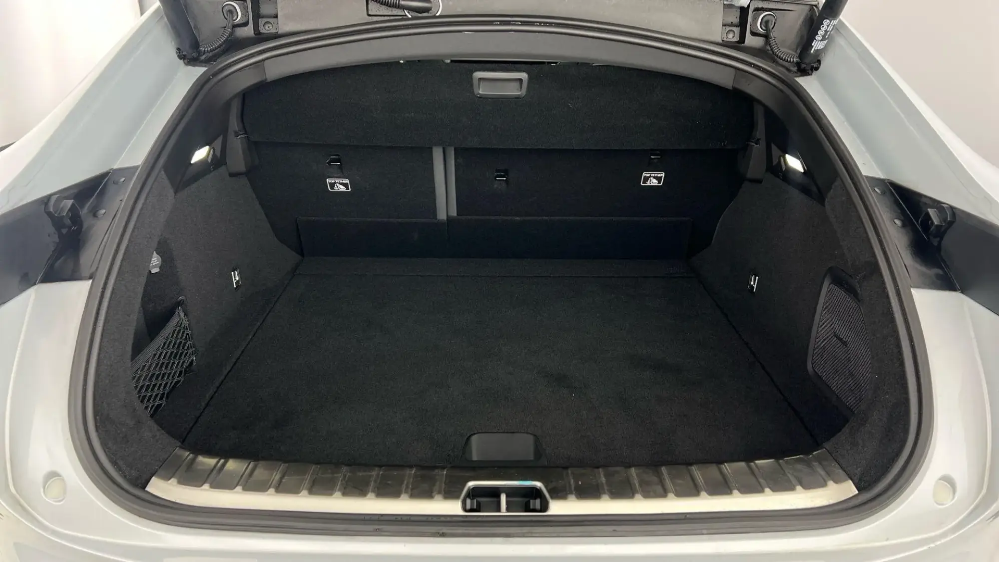 Polestar 4 SUV Image 28