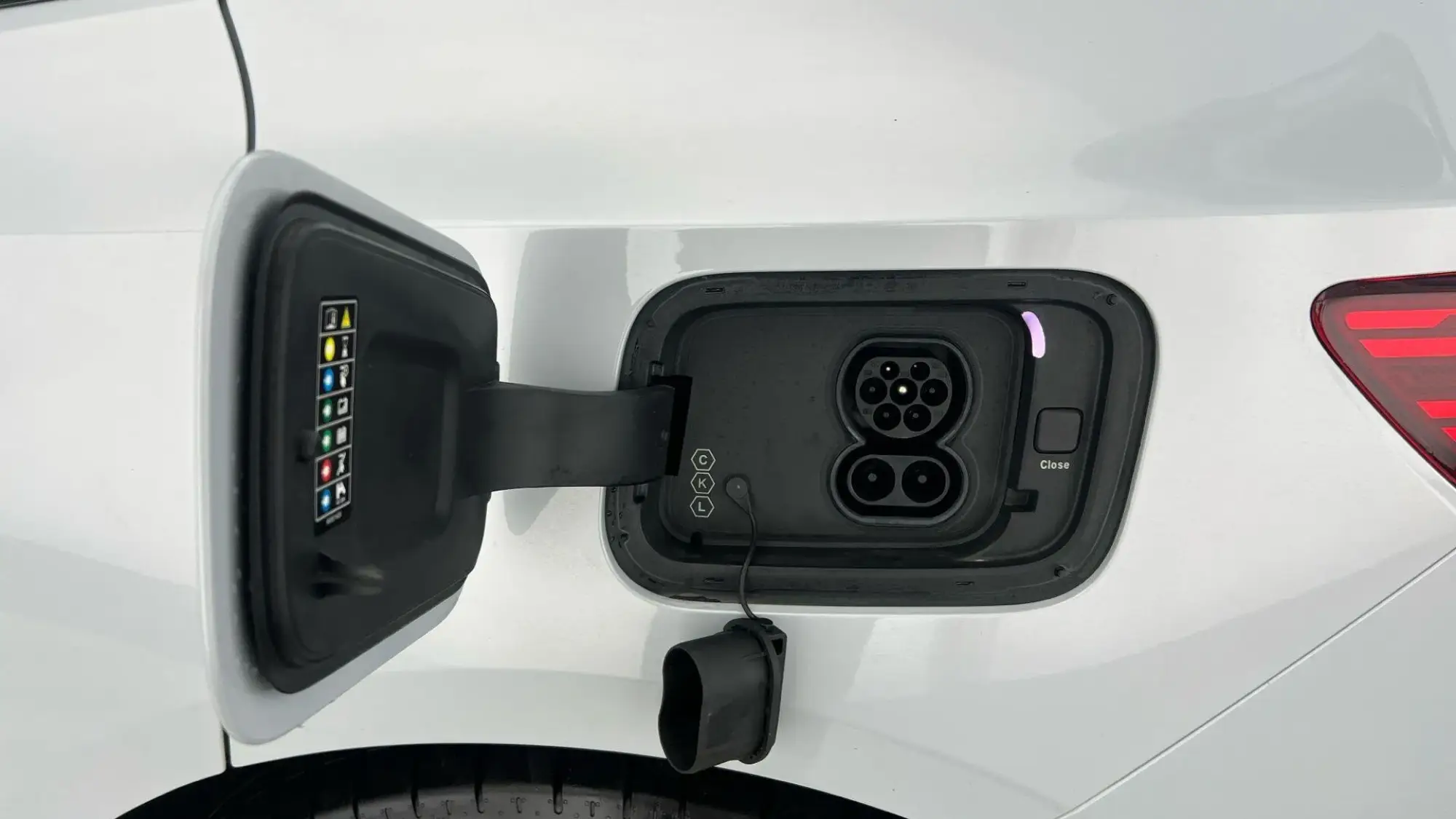Polestar 4 SUV Image 31