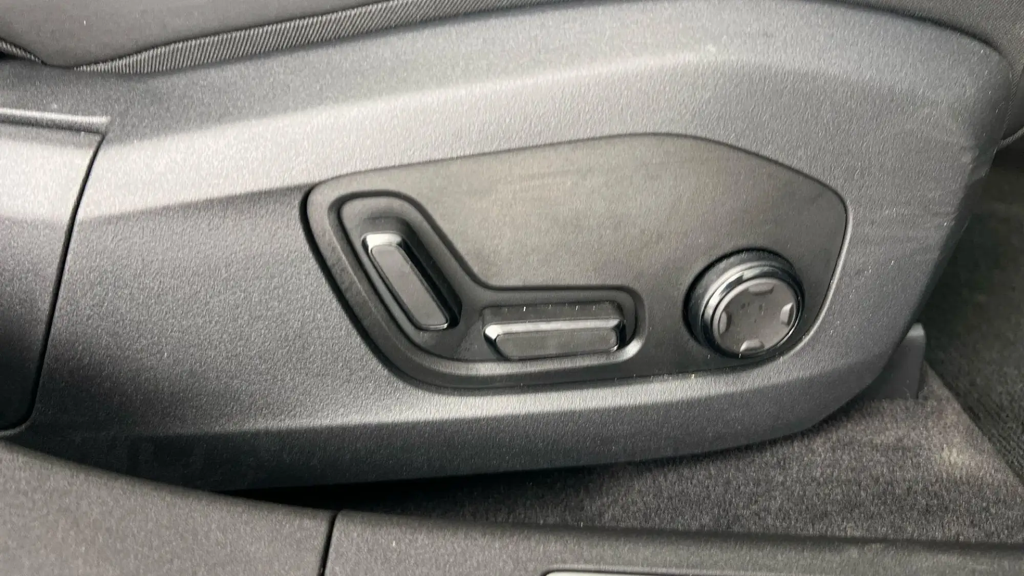 Polestar 4 SUV Image 38